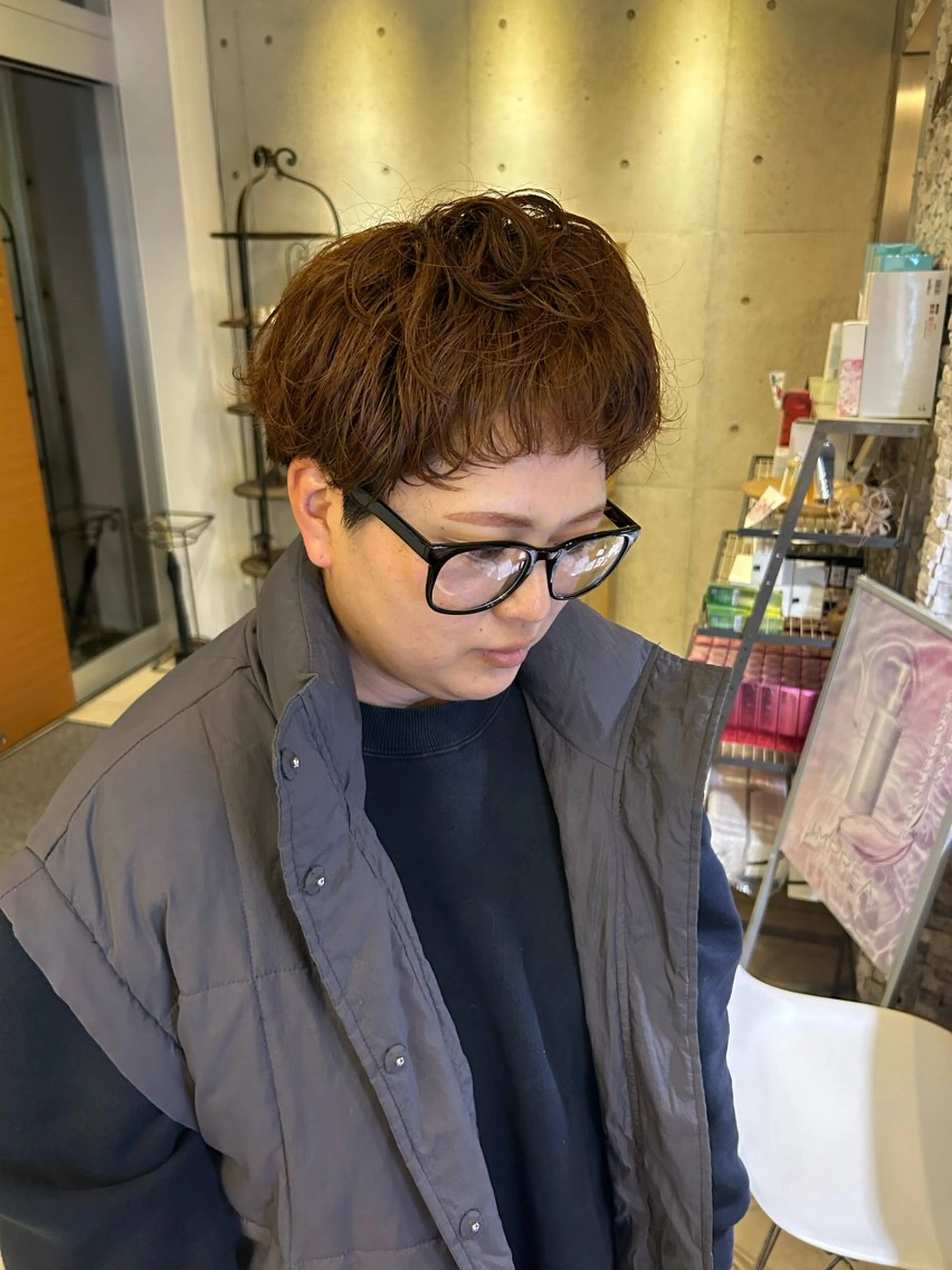 ショート パーマ 丸山 莉世のヘアスタイル