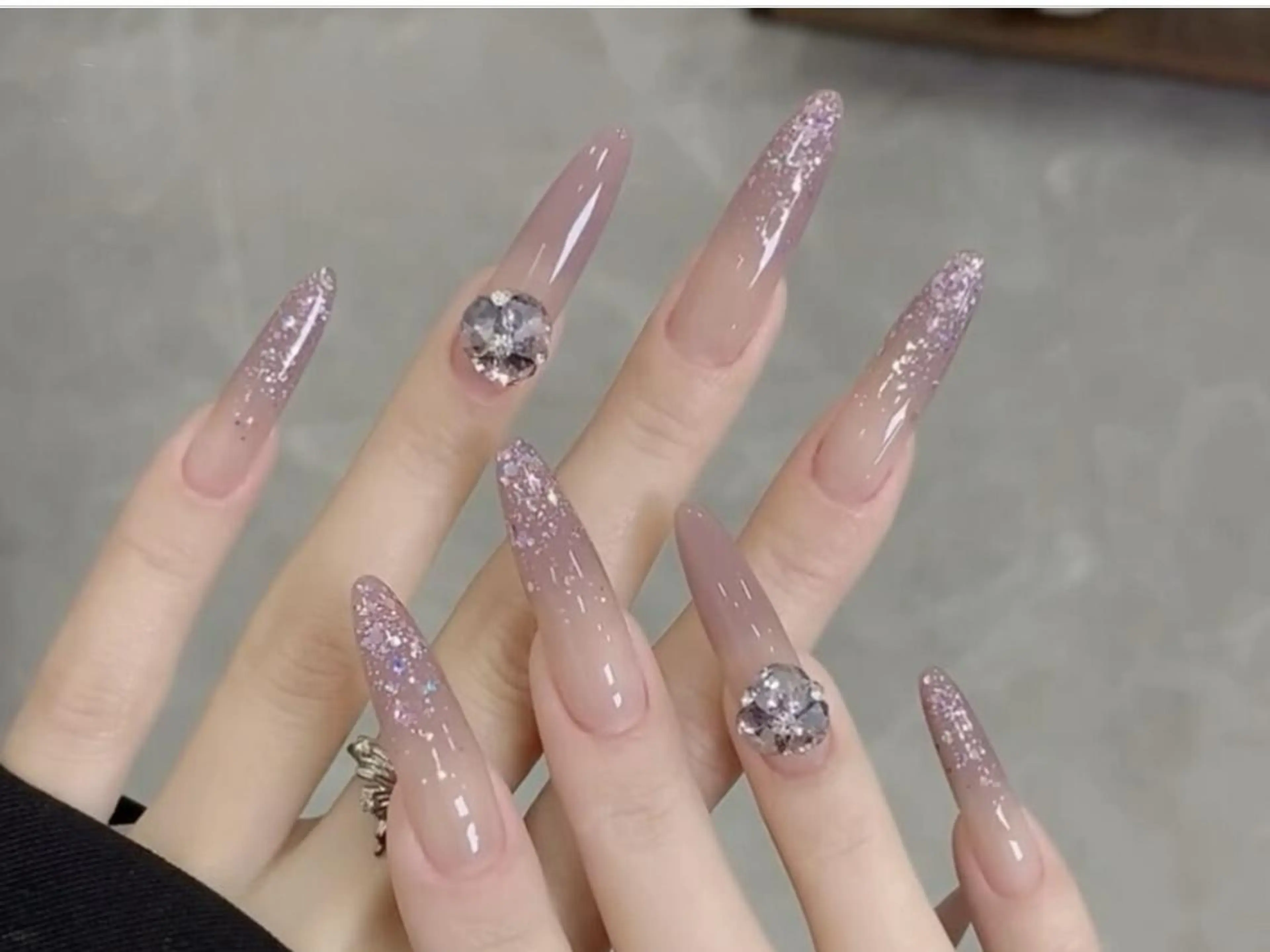 ネイル ゴージャス グラデーション ホログラムネイル キラキラネイル ラメ(グリッター) ハンドネイル 🎀Sense Nail渋谷店🎀のネイルデザイン