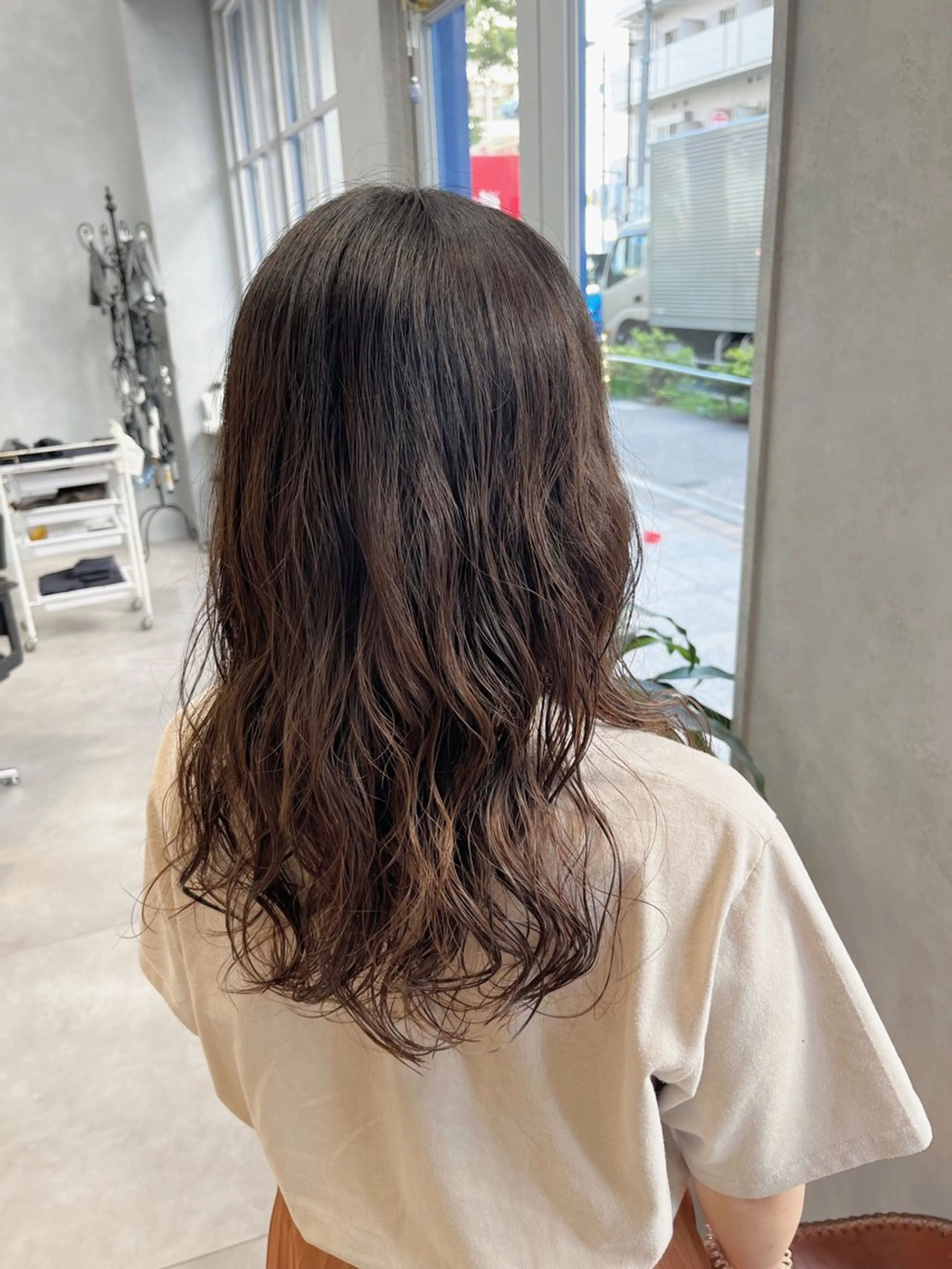 ミディアム パーマ カット パーマ 🦩レイヤー|透明感 カラー🦩makoのヘアスタイル