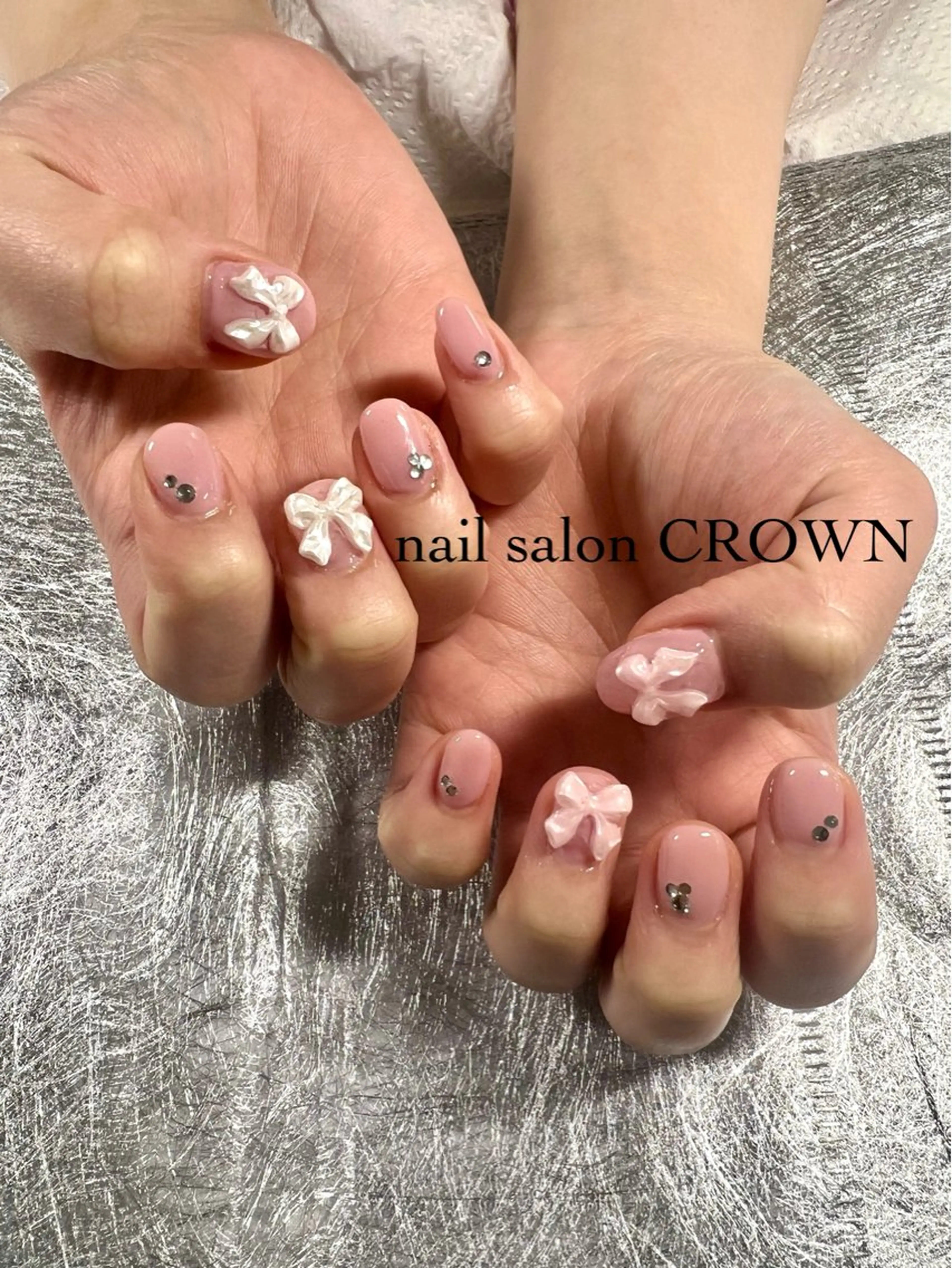 ネイル ジェルネイル ワンカラーネイル ピンク リボン シンプルネイル nail salon CROWNのネイルデザイン