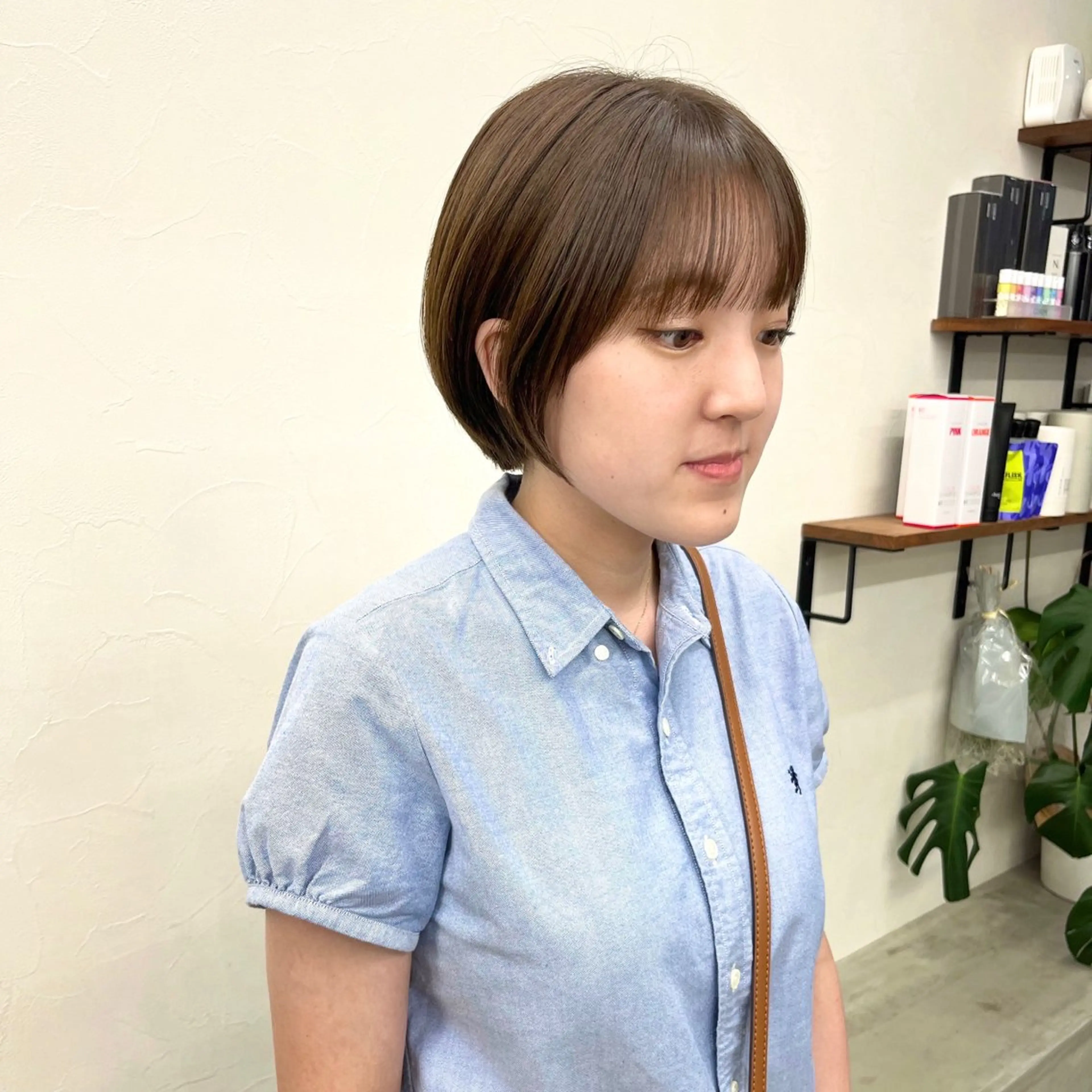 ショート カラー ショートボブ ベージュカラー ブリーチ ブリーチなしカラー オリーブベージュ カット ヘアカラー トリートメント 初めてのショート お任せください✂️のヘアスタイル