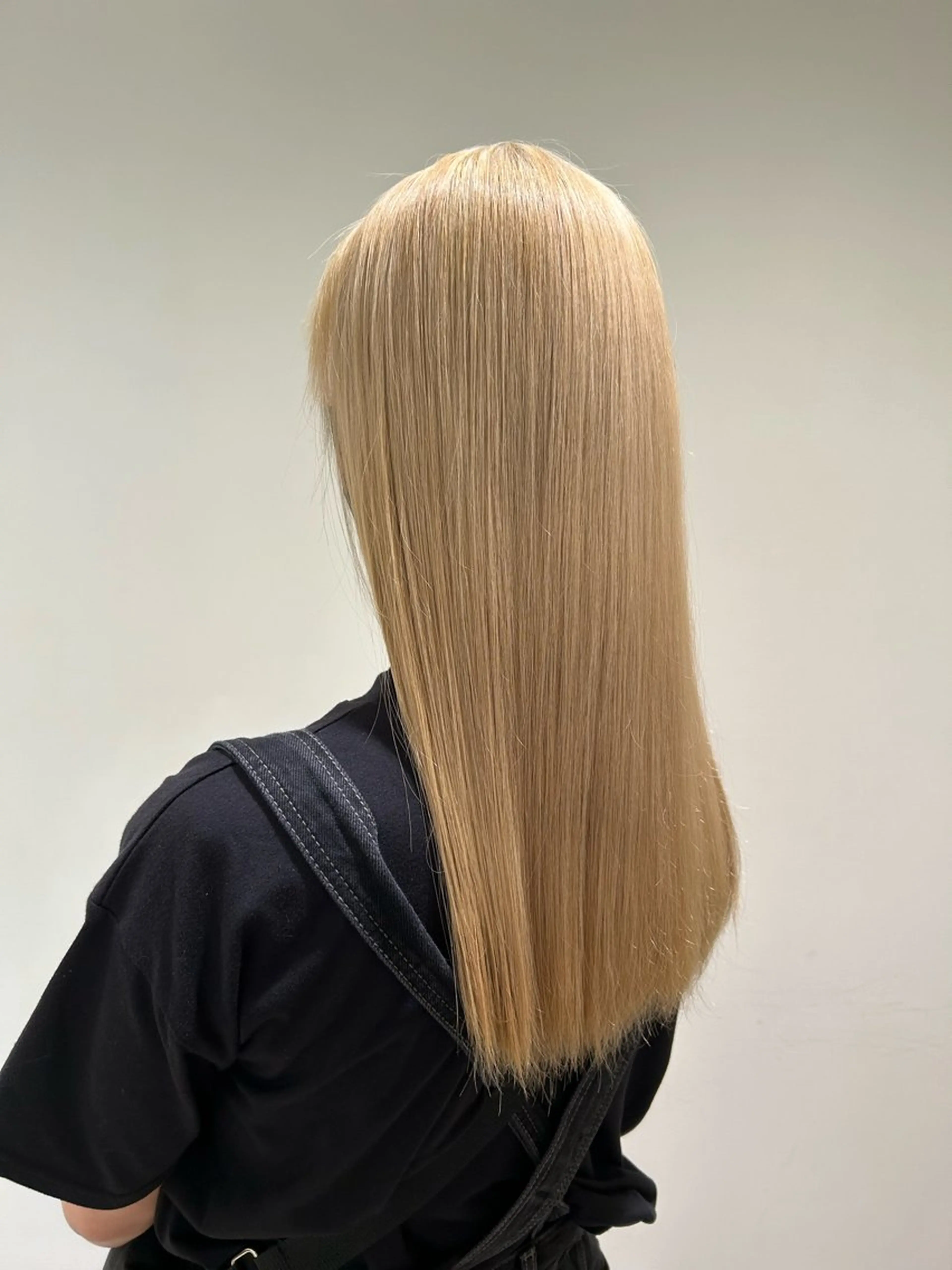 ロング カラー 本間 良のヘアスタイル