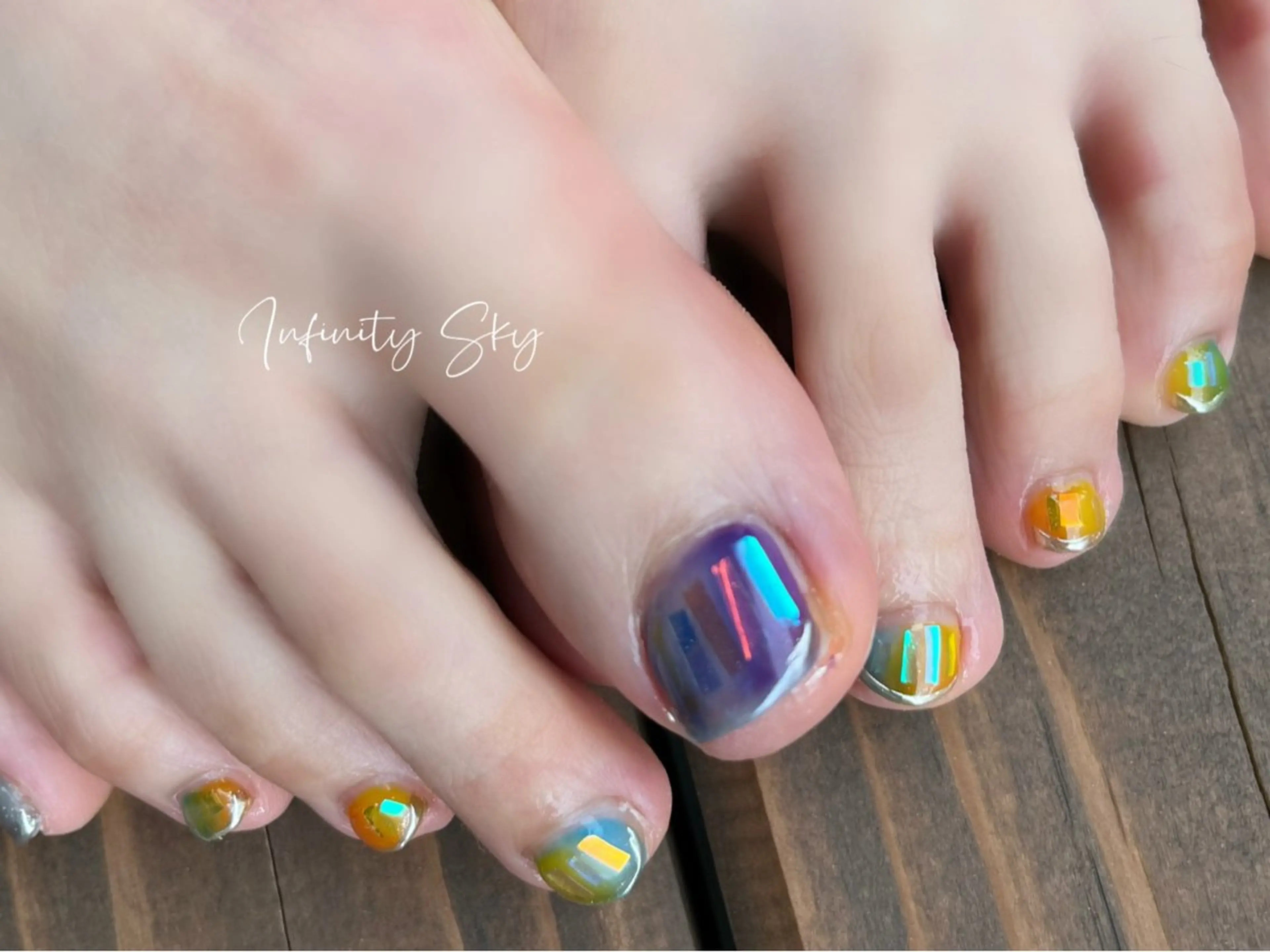 ネイル フットネイル infinity skyのネイルデザイン