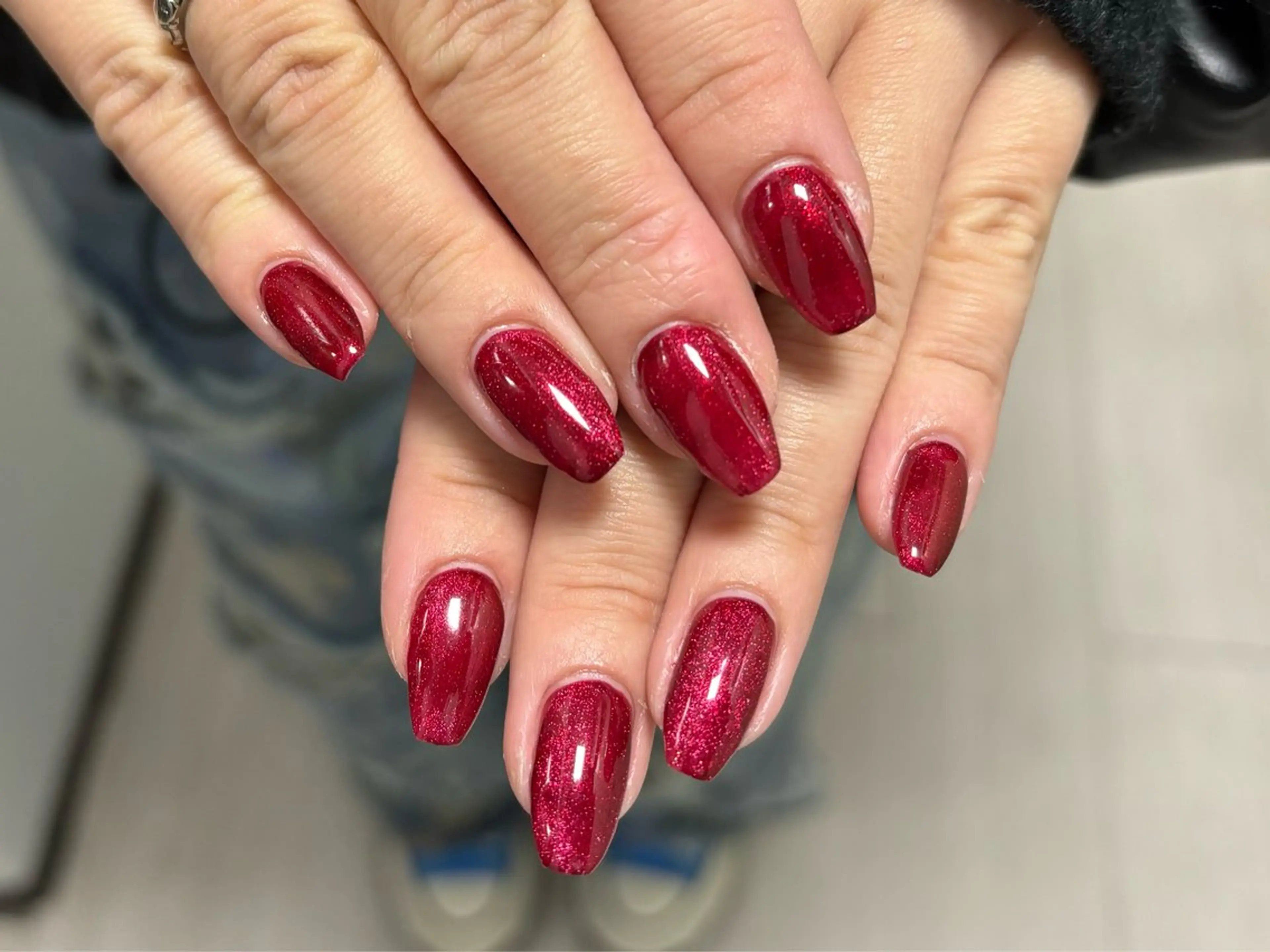 ネイル マグネットネイル 赤色 Lani🌈Nail Konatsuのネイルデザイン