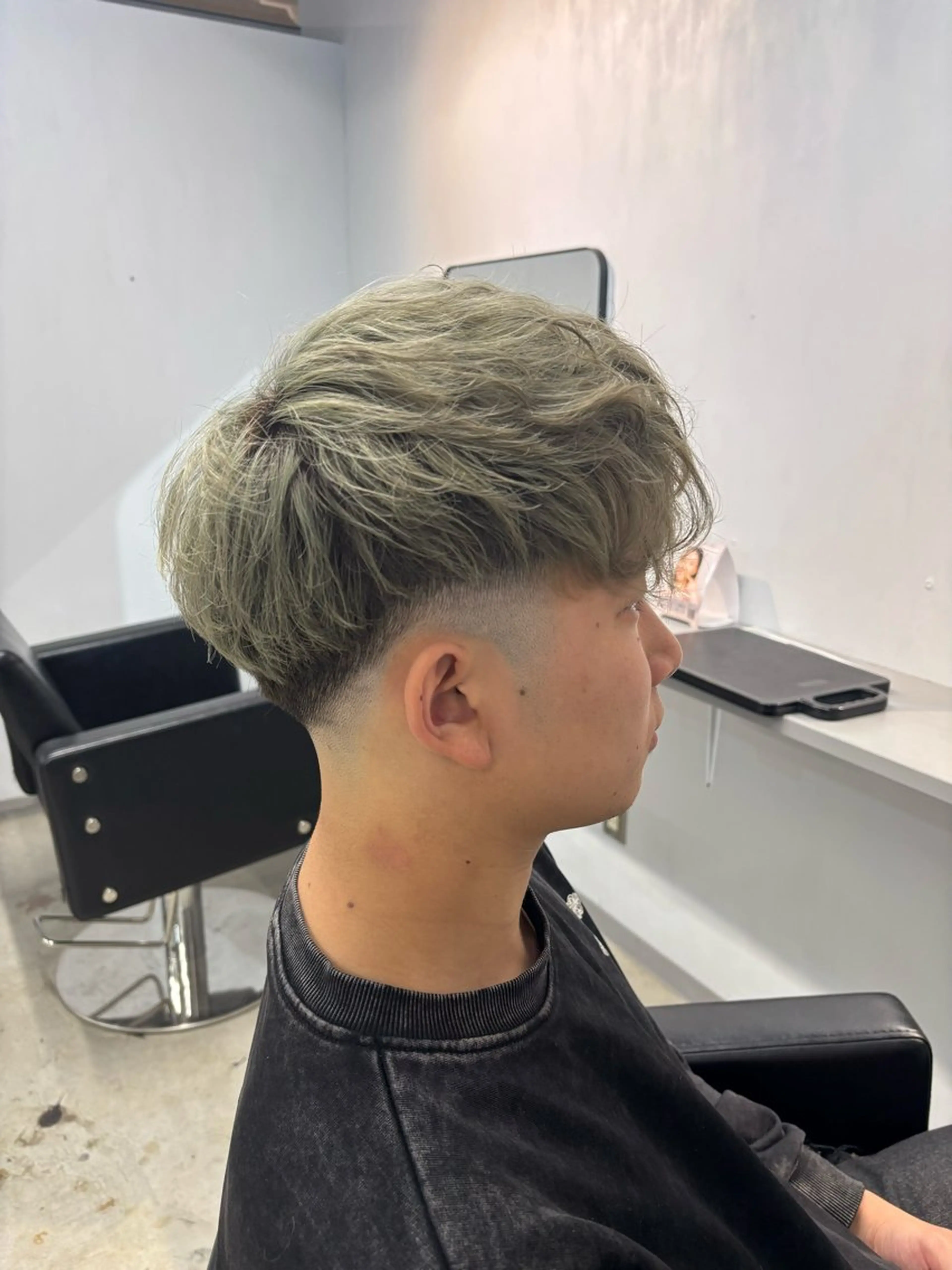 メンズ カット かの／GiseL／ ハイトーン／ブリーチのヘアスタイル