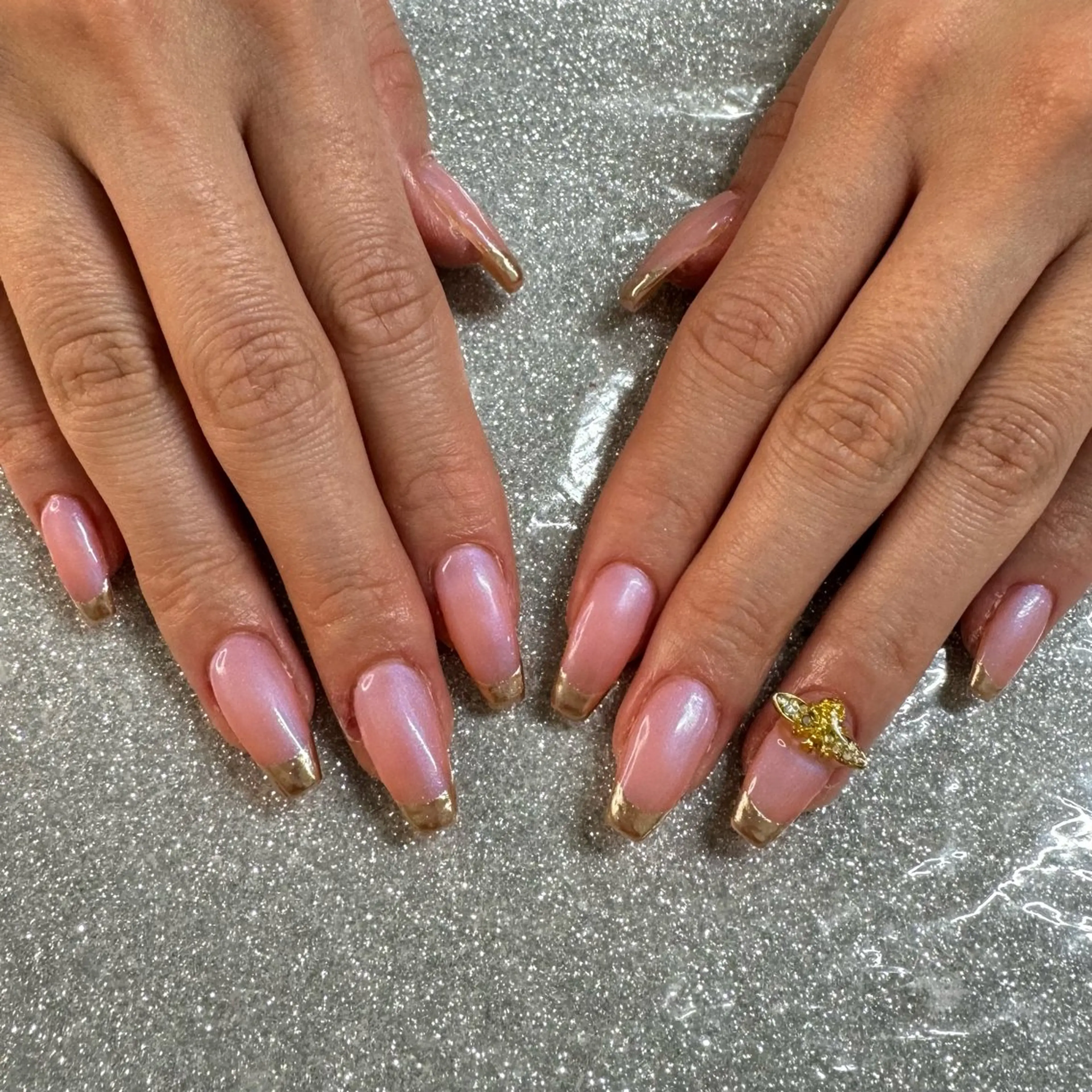 ネイル ハンドネイル VIERU 🌈🎀💖のネイルデザイン