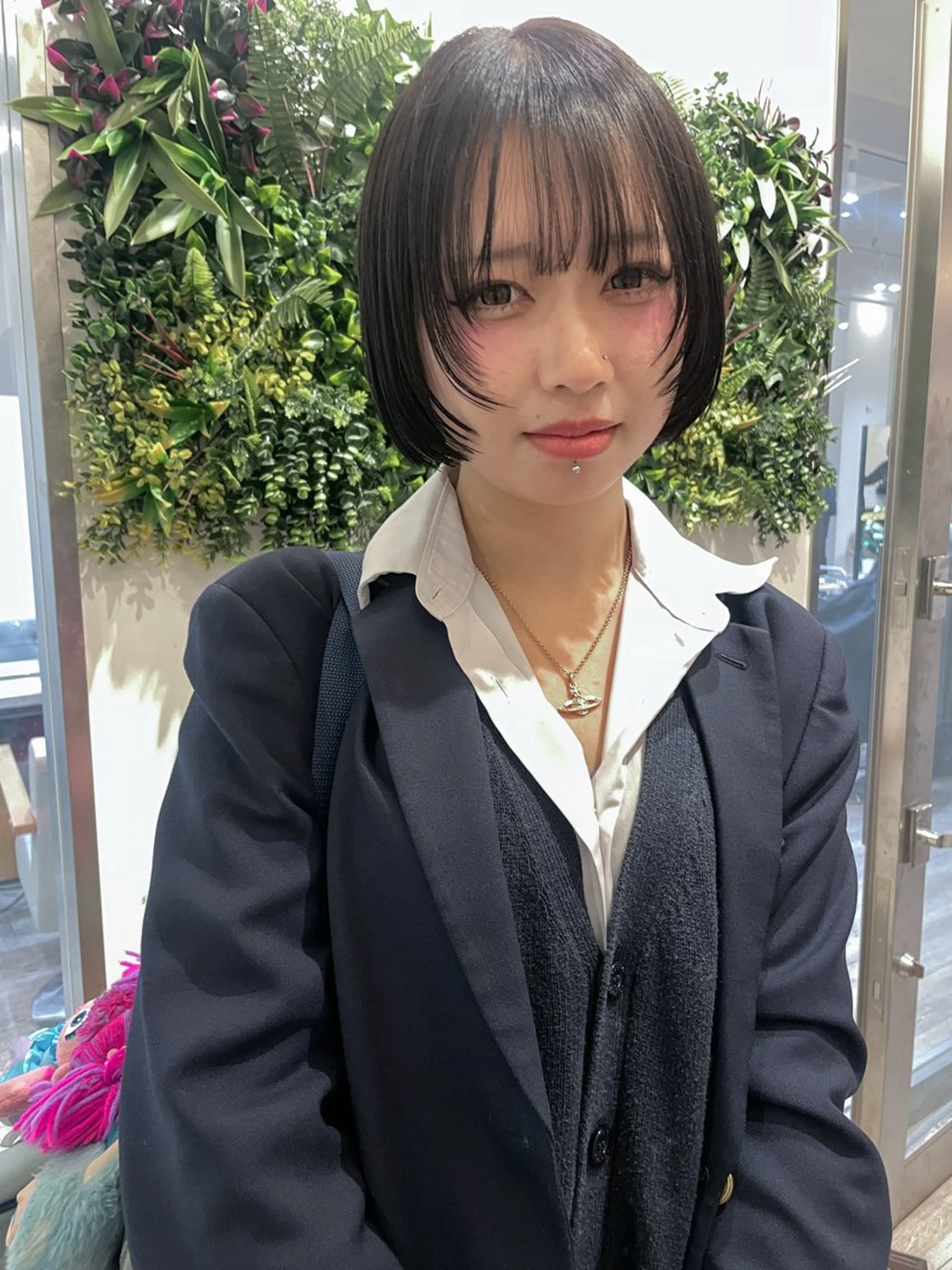 ミディアム カラー 透明感カラー ボブ 顔まわりレイヤー レイヤーカット カット ヘアカラー 抜け感ボブ×パーマ ｜kazaneのヘアスタイル