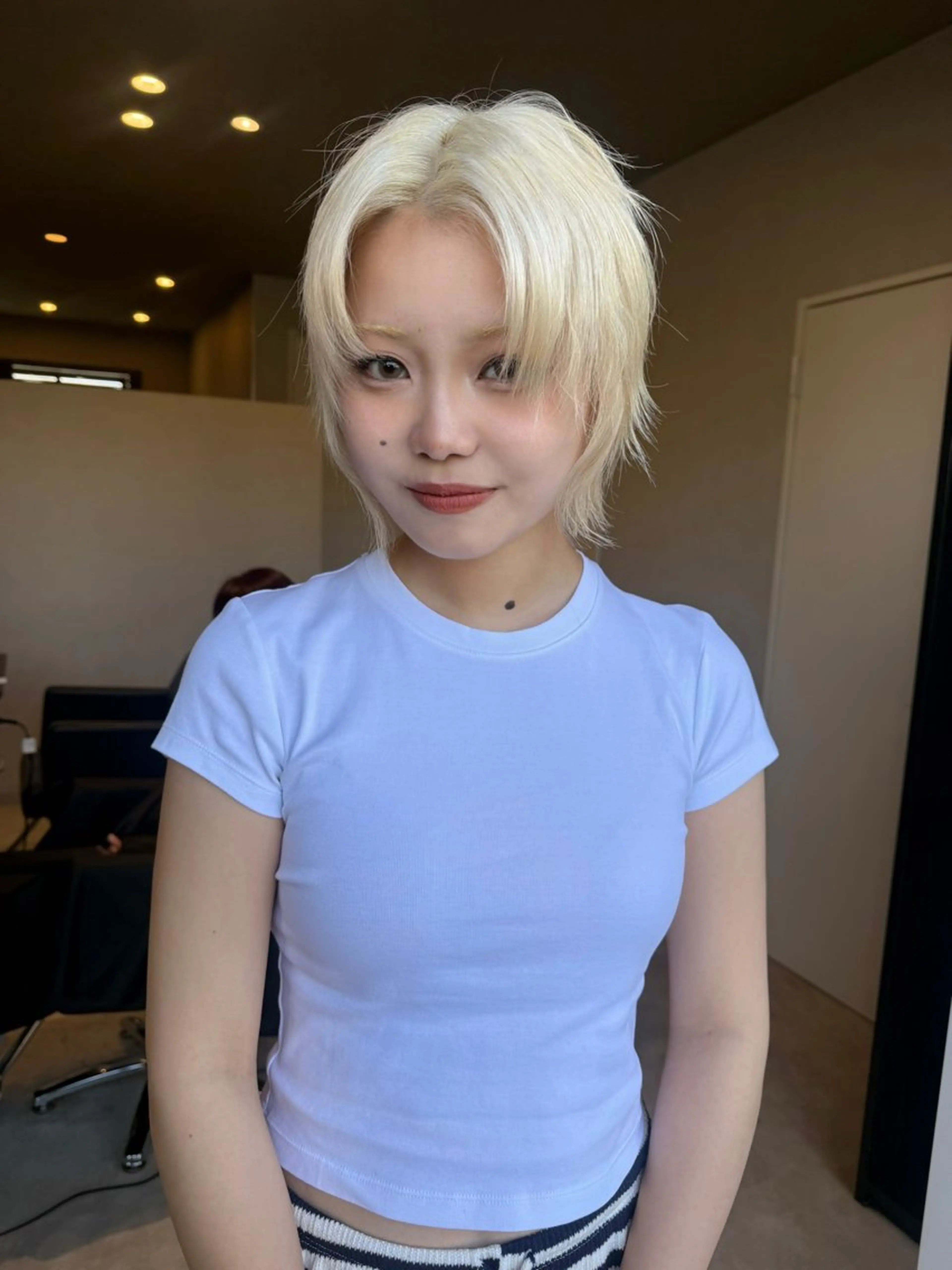 ショート カラー 抜きっぱなしブロンド ブロンド ヘアカラー 透明カラー/レイヤー misaki °*のヘアスタイル