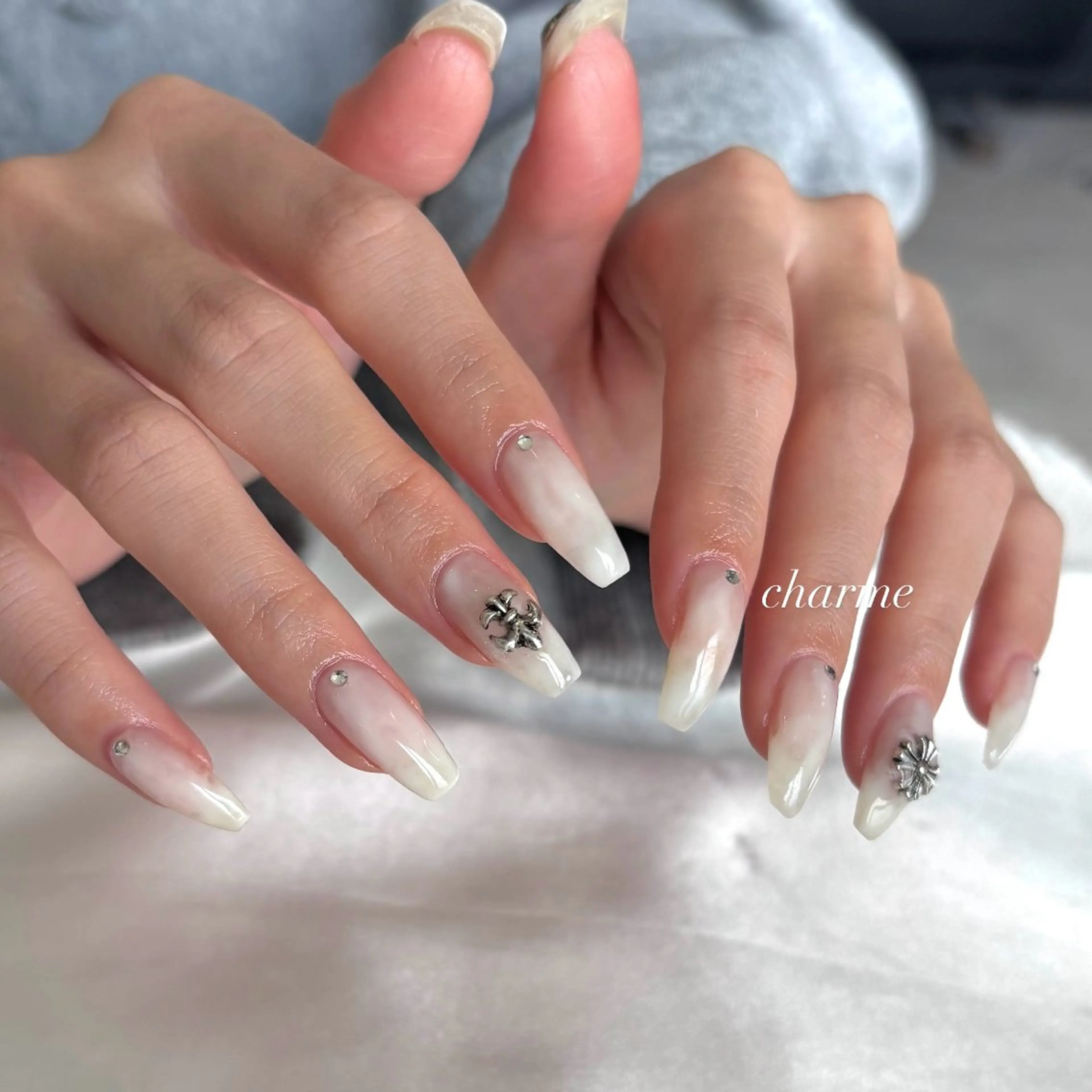 ネイル ホワイト ハンドネイル charme nailのネイルデザイン