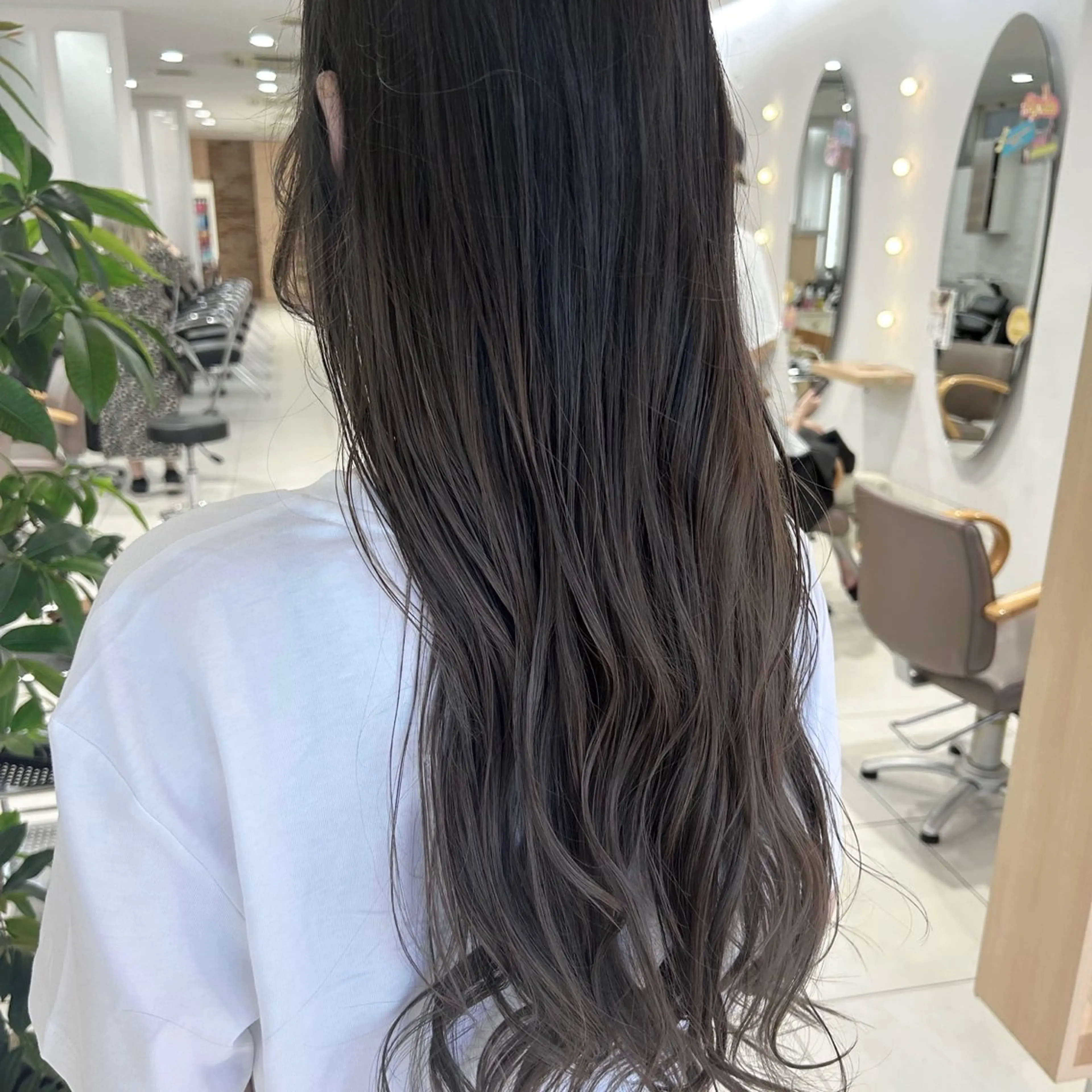 ロング カラー ヘアカラー Ida Akaneのヘアスタイル