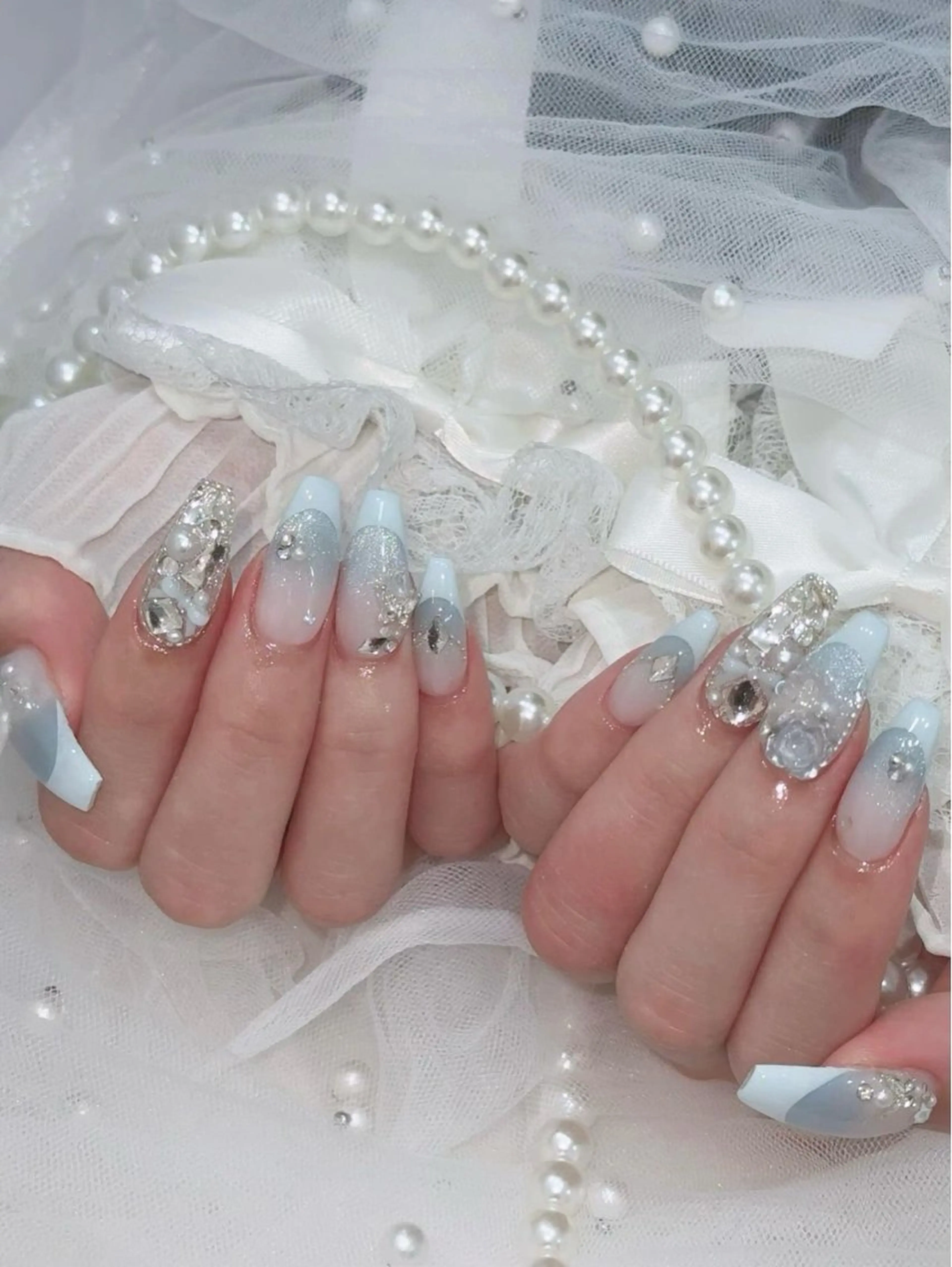 ネイル キラキラネイル 韓国ネイル ロングネイル ワンホンネイル ハンドネイル Josie nail salonのネイルデザイン