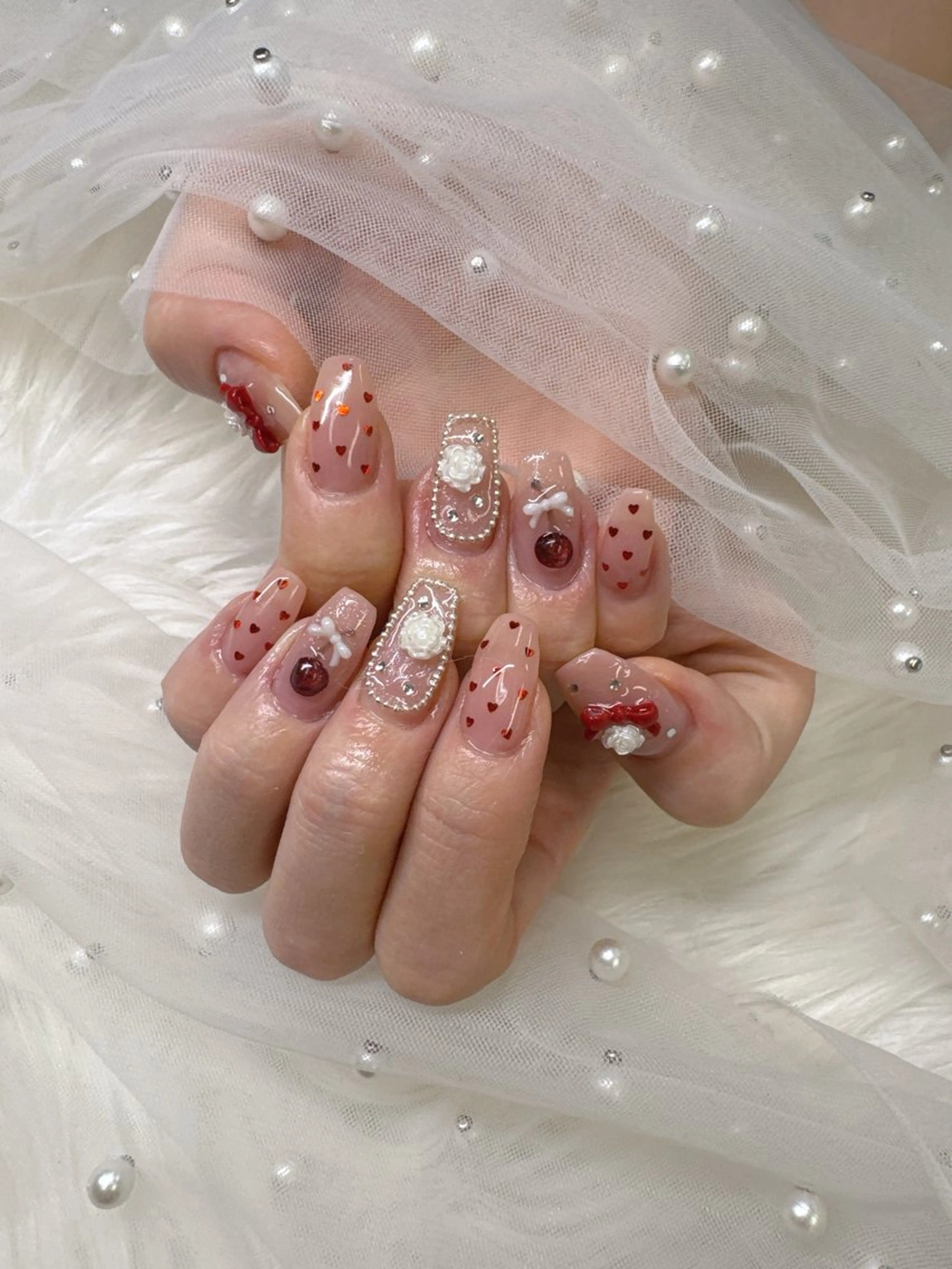 ネイル 成人式 フレンチネイル ジェルネイル ガラスフレンチ キラキラネイル ハンドネイル Queeens nailのネイルデザイン