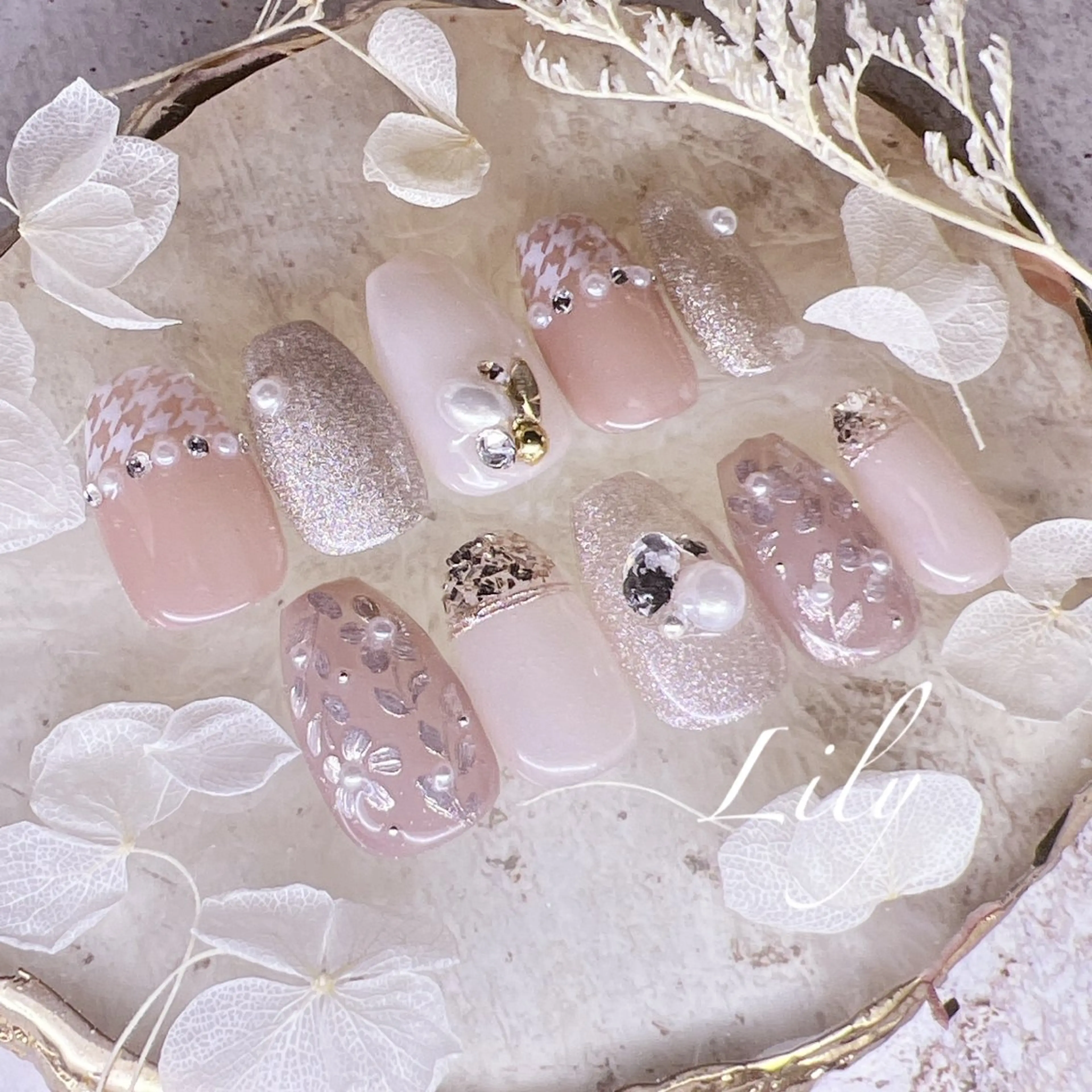 ネイル ハンドネイル Lily*nail 🌻Mii🌻のネイルデザイン