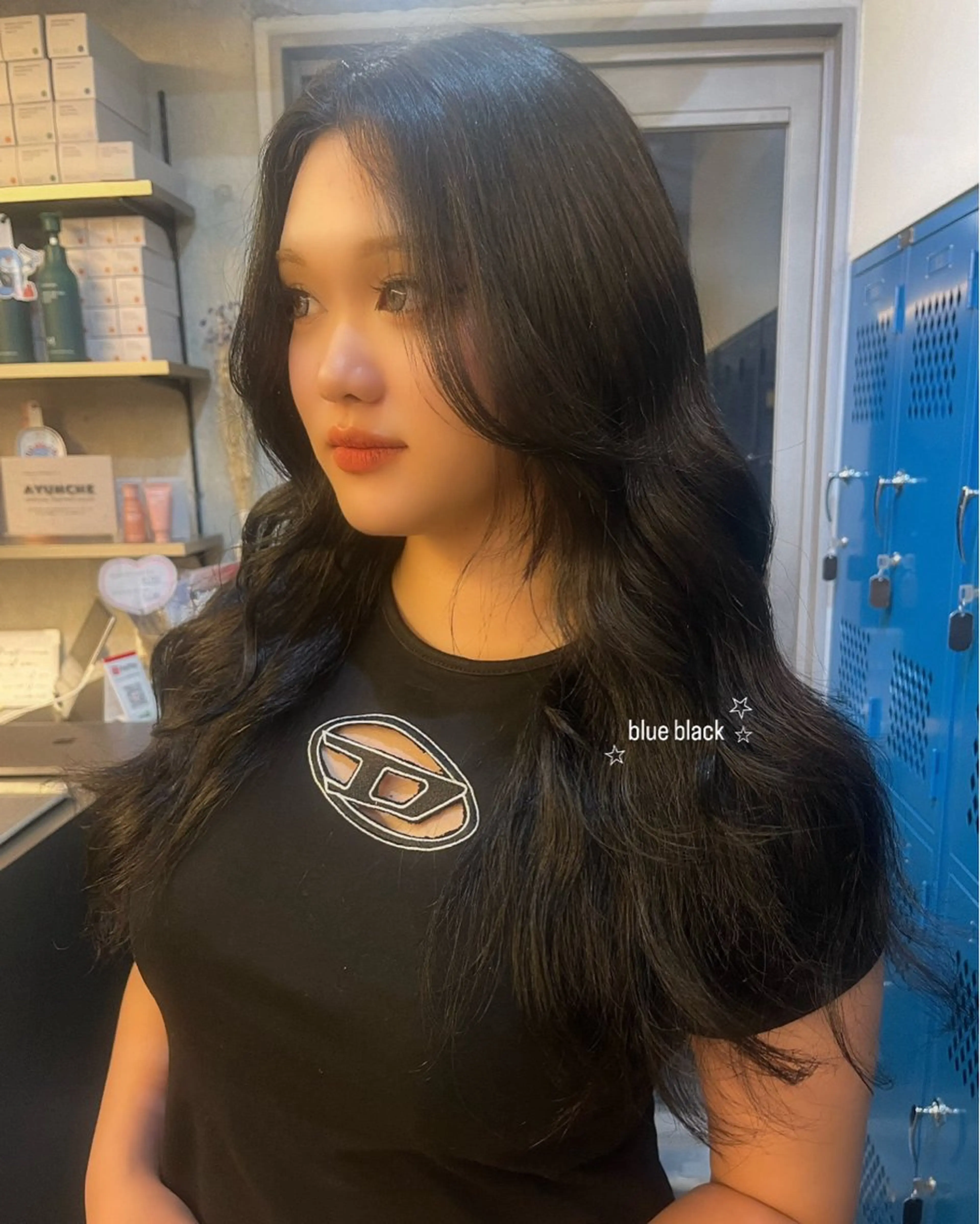 ロング カラー 黒髪 ブルーカラー ブルーブラック 韓国ボブ/ハッシュ カットKIRAのヘアスタイル