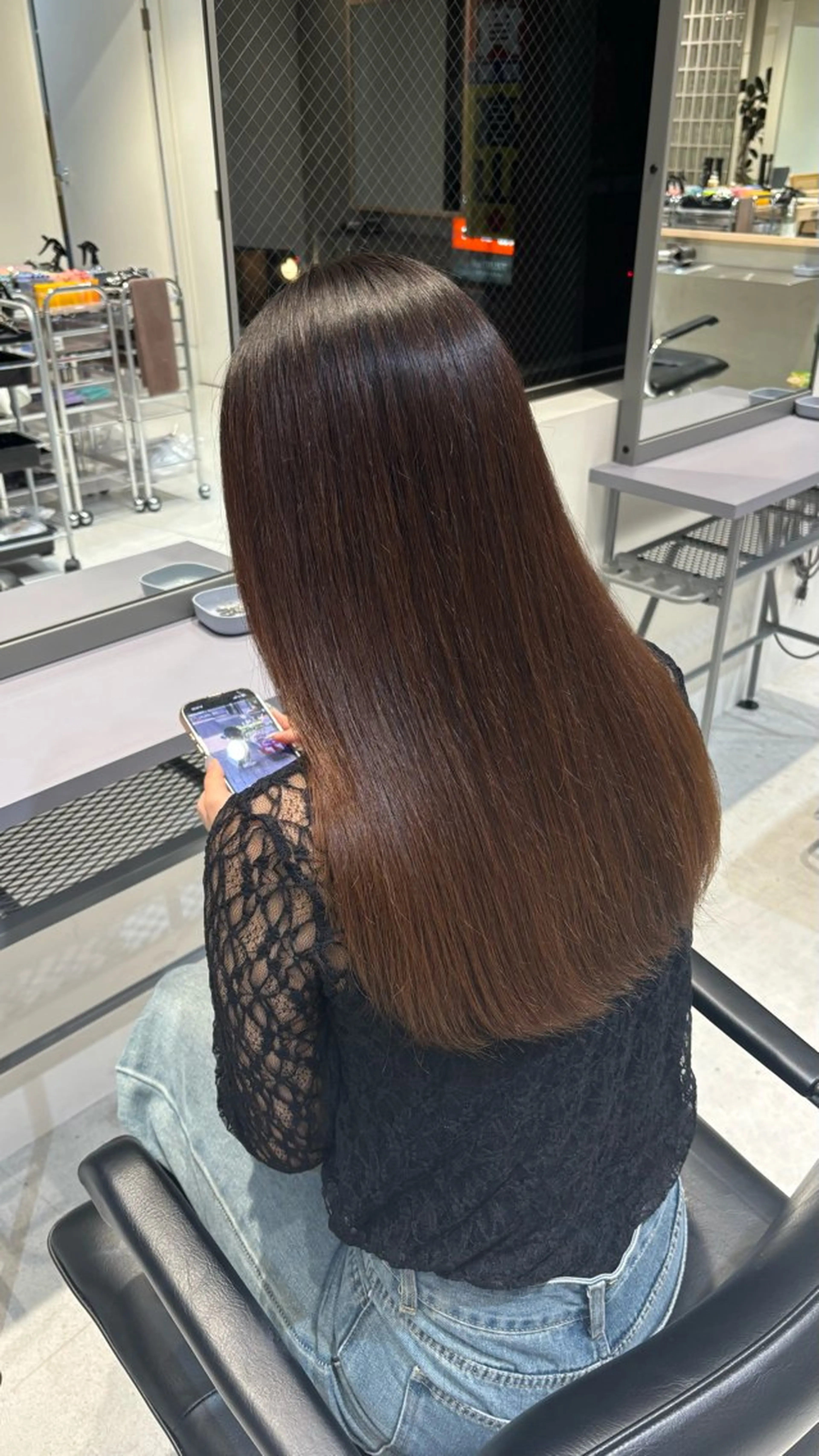 カラー パーマ 塔尾 真那のヘアスタイル