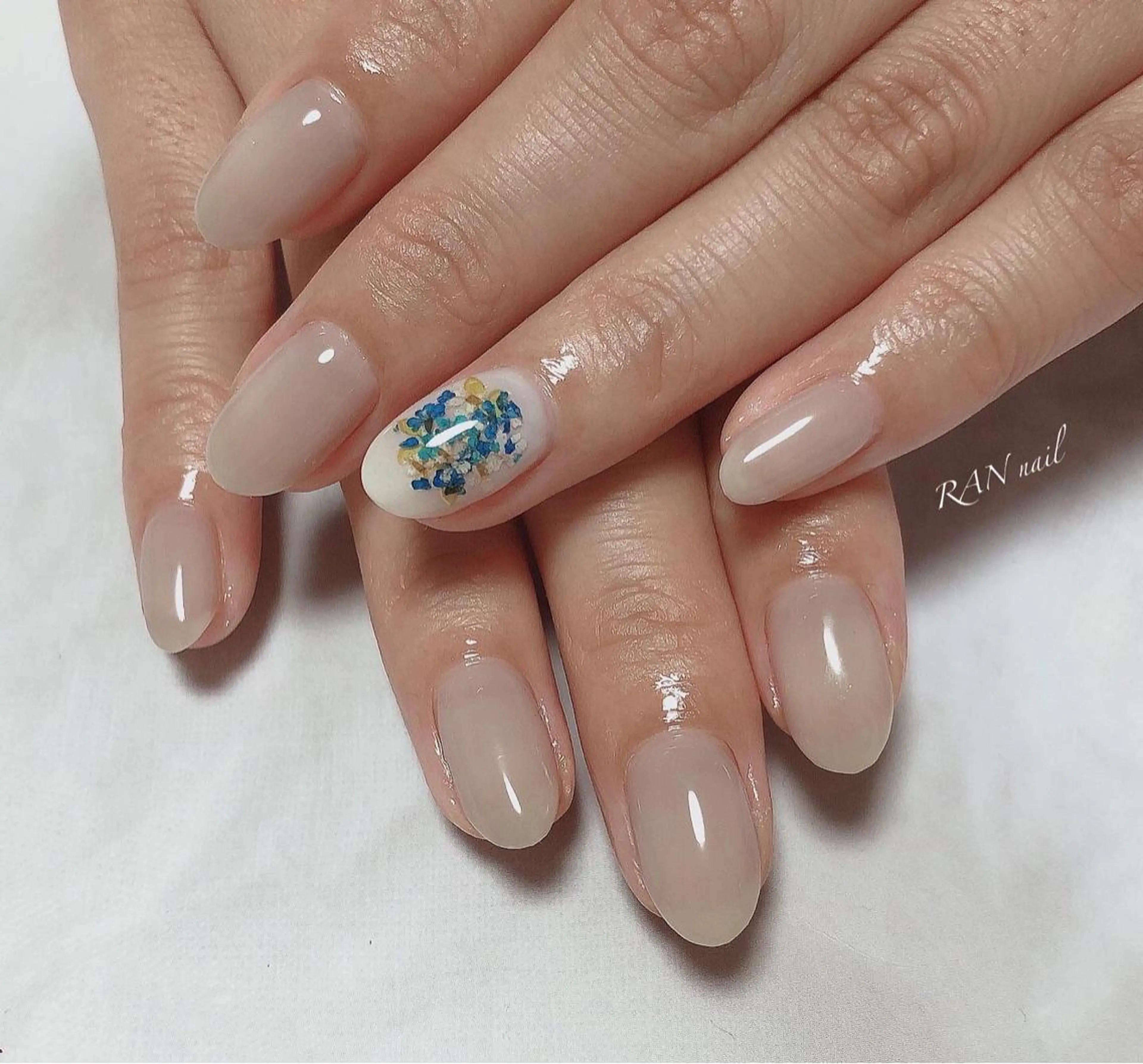ネイル ブルー フラワーネイル オフィスネイル ワンカラーネイル シンプルネイル ハンドネイル フットネイル RAN nailのネイルデザイン