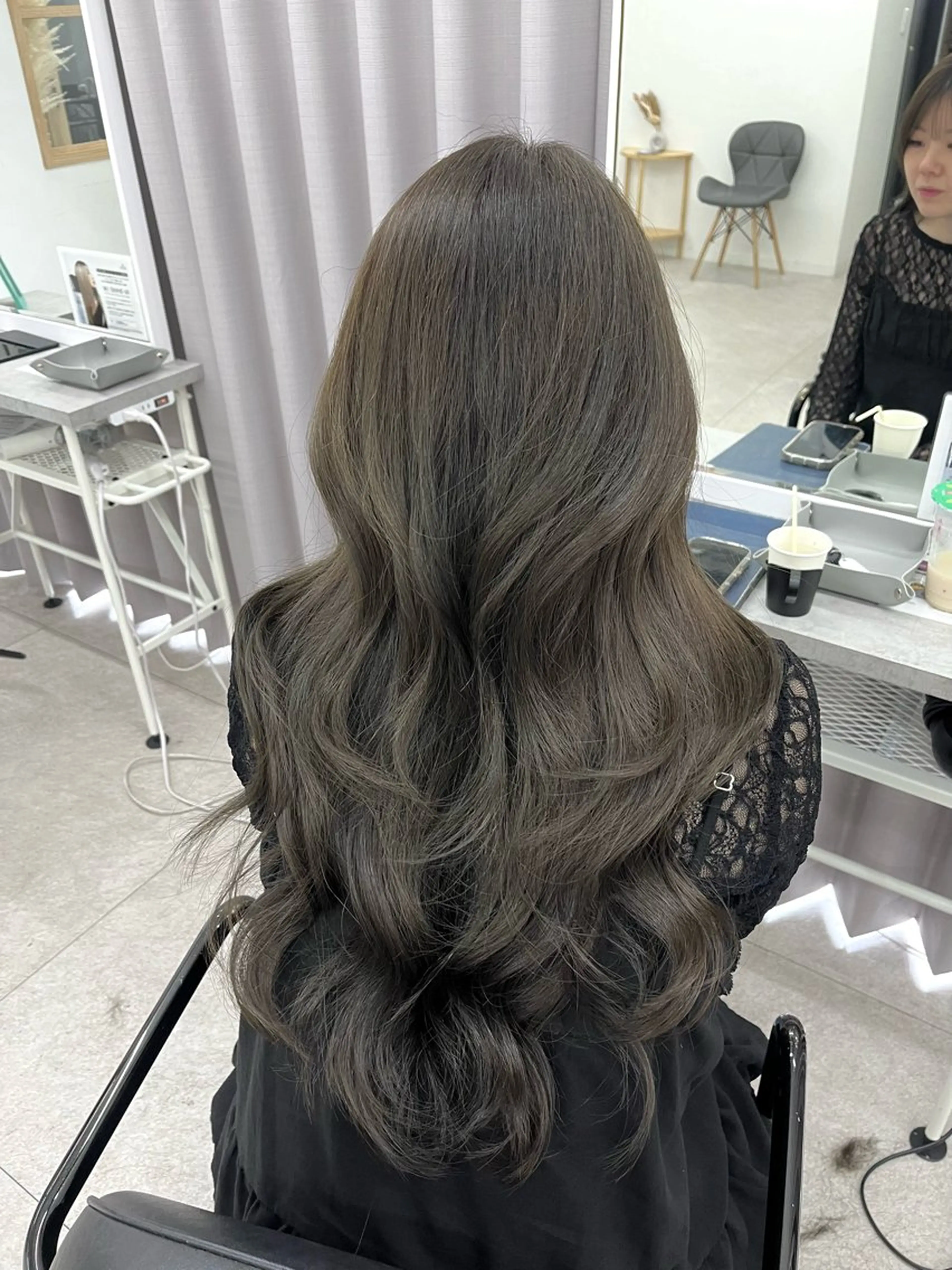 ロング カラー 柔らかオリーブ🌿 HIMARI🌻のヘアスタイル