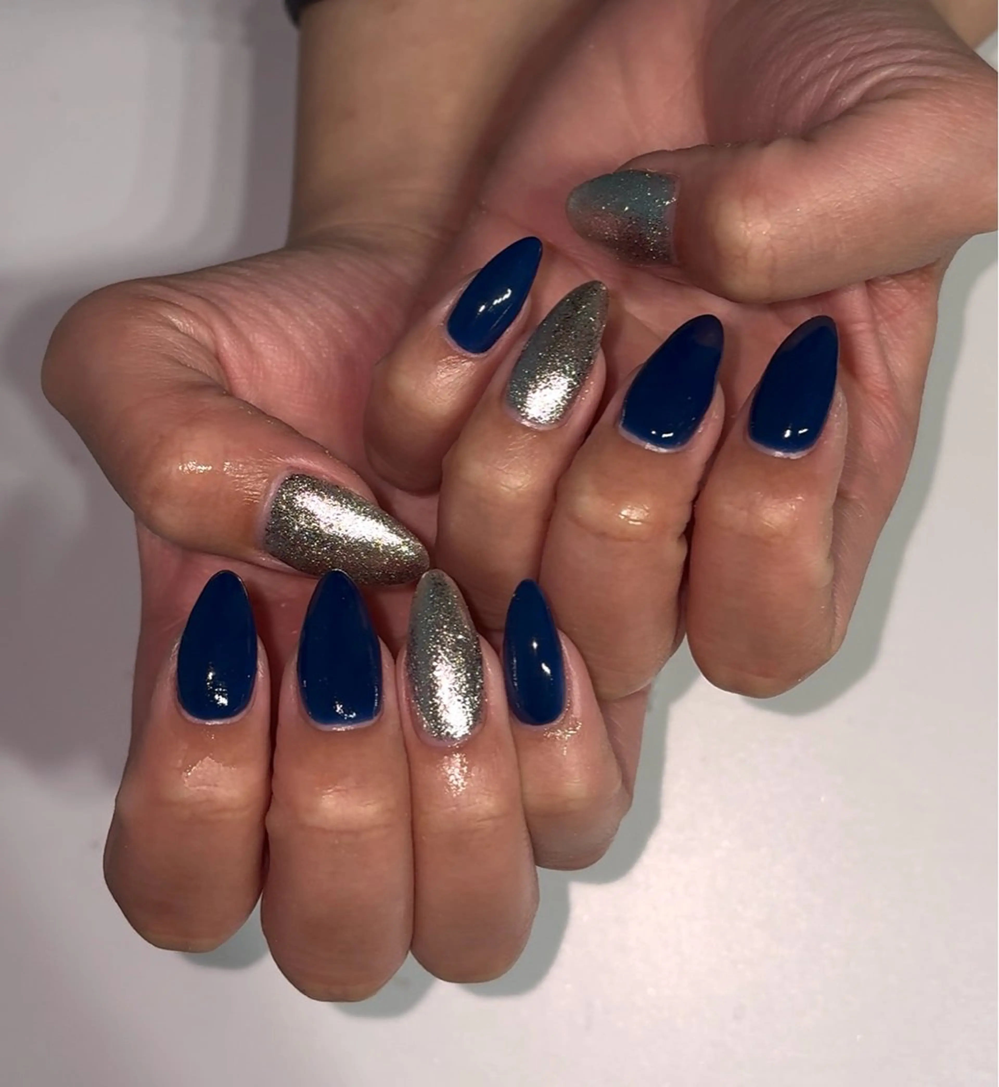 ネイル ラメ(グリッター) ネイビー シルバー IROHA Nail 河原町店所属・IROHA NAIL 長谷川唯惺のネイルデザイン