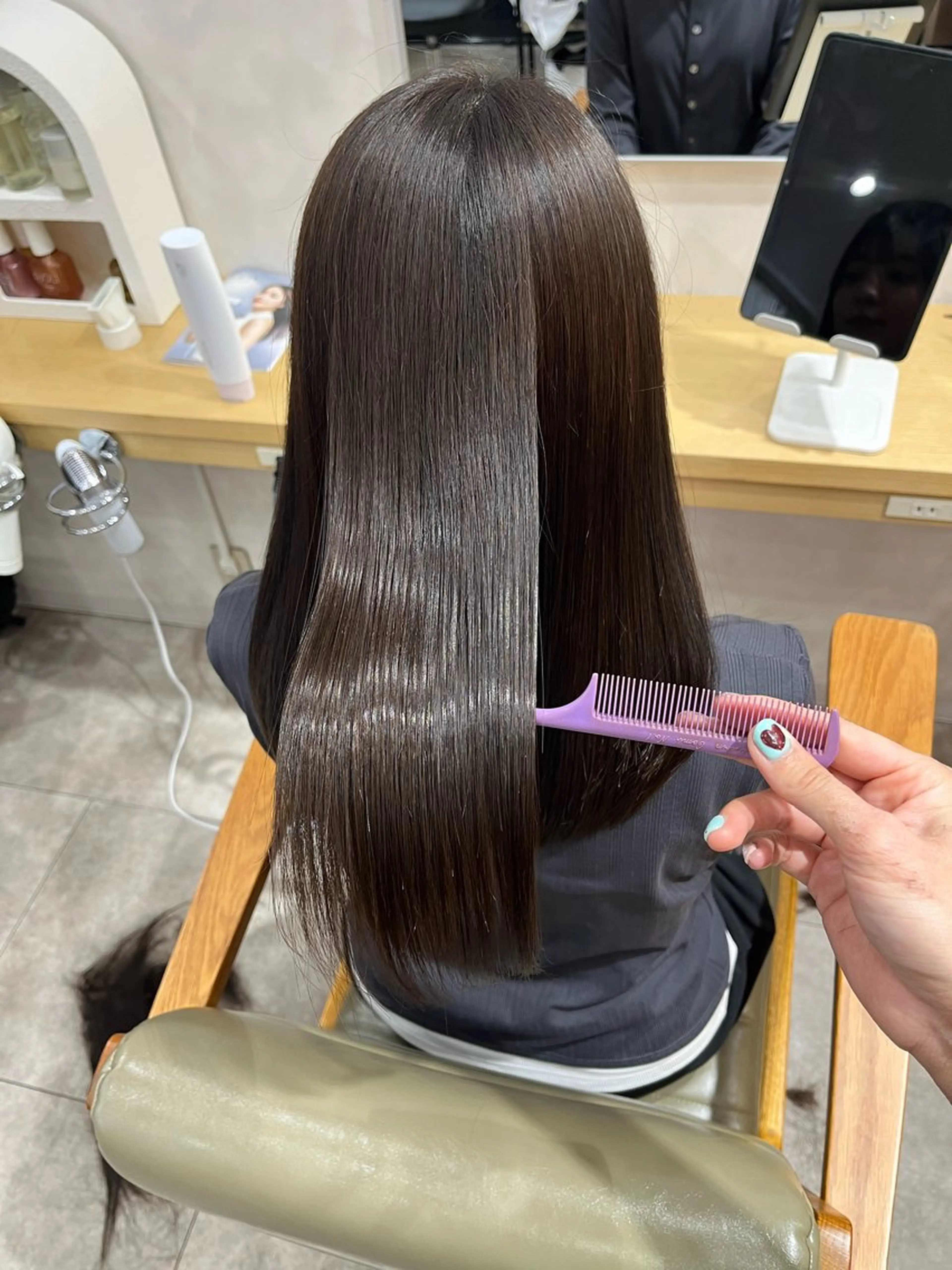 ロング 髪質改善 レイヤーカット トリートメント 酸性ストレート カット ヘアカラー トリートメント 髪質改善/レイヤー/ ボブ/磯野史歩のヘアスタイル