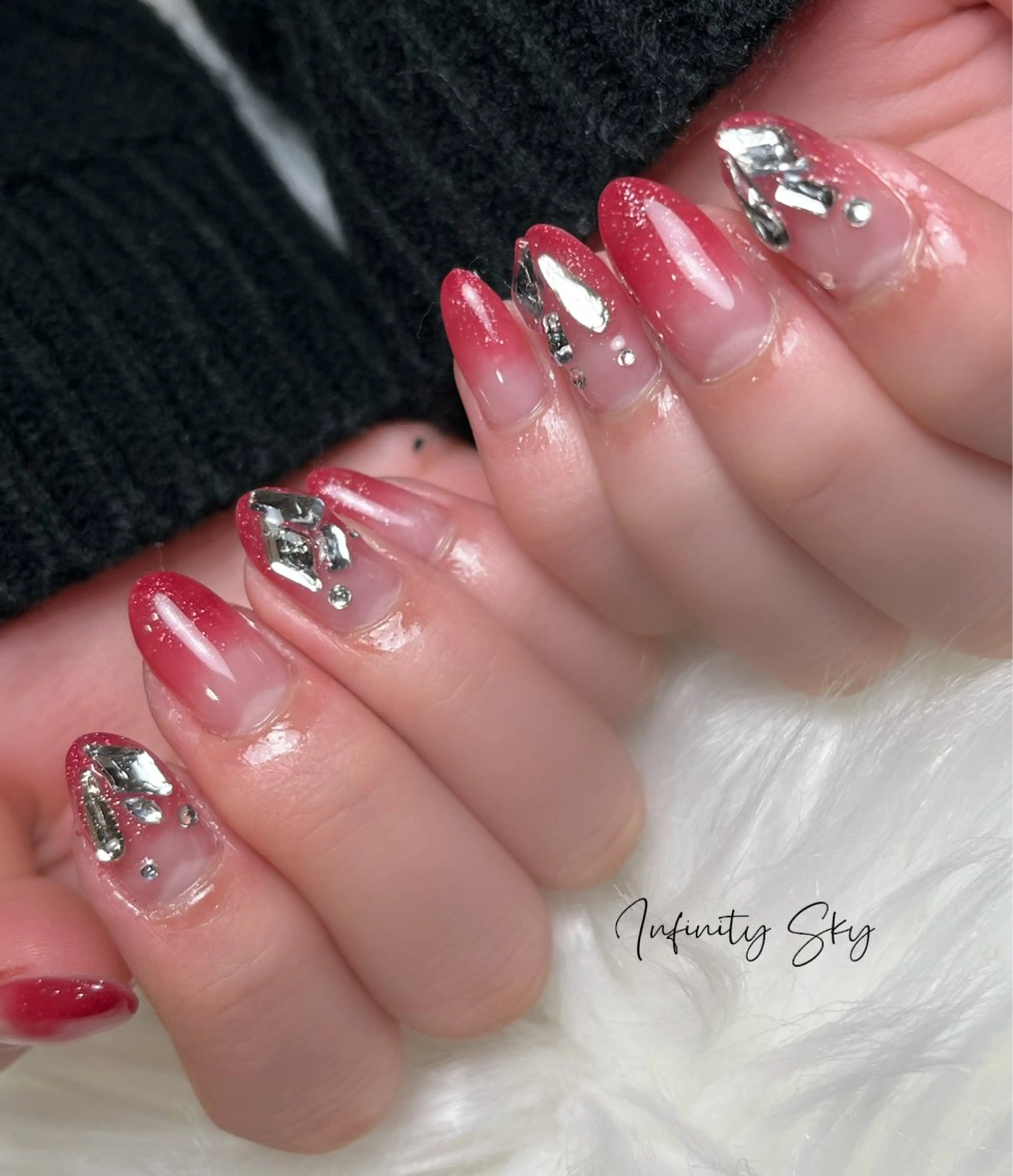 ネイル ラメ(グリッター) ラメグラデーション 赤色 infinity skyのネイルデザイン