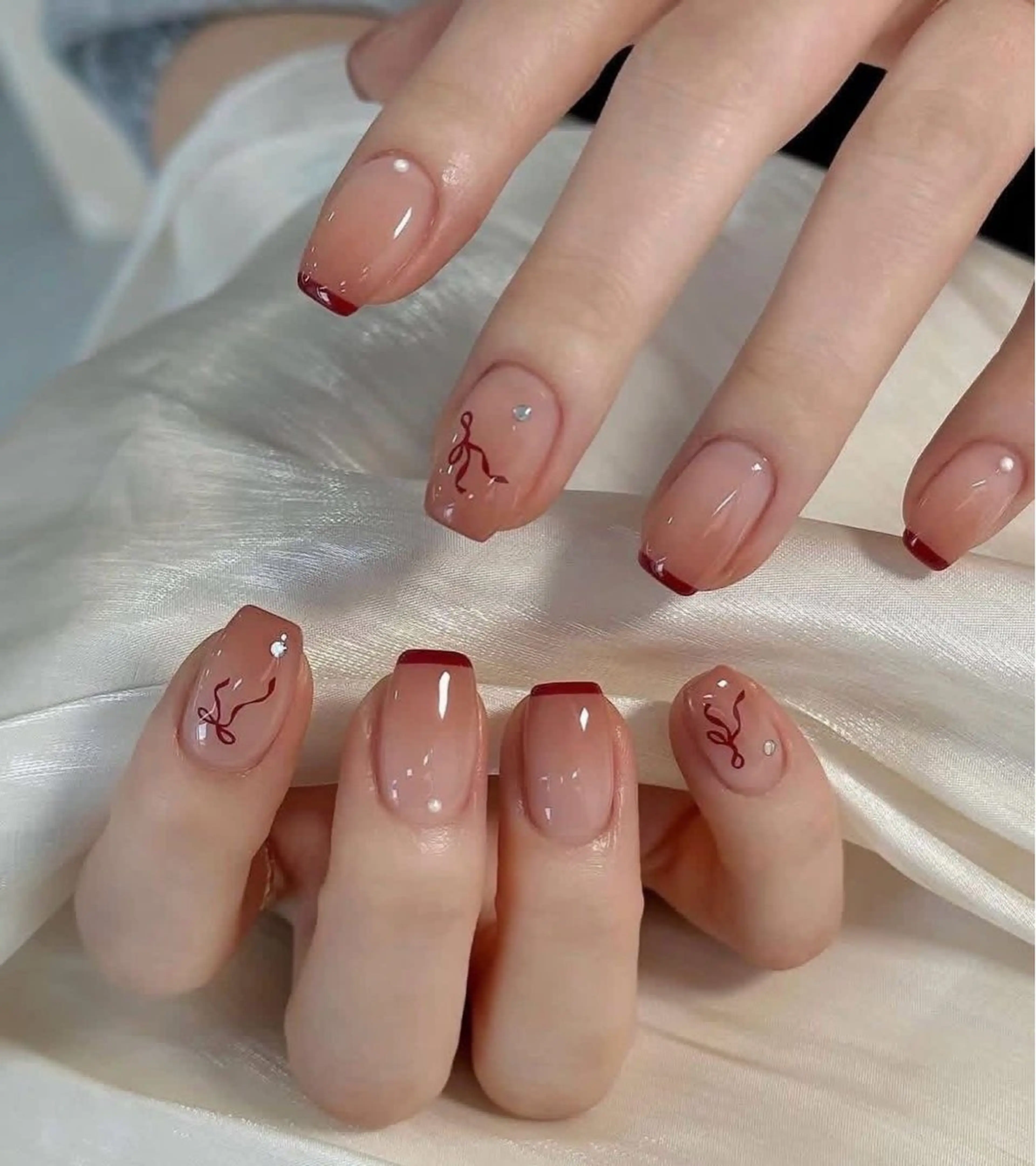 ネイル ハンドネイル T. Leeのネイルデザイン