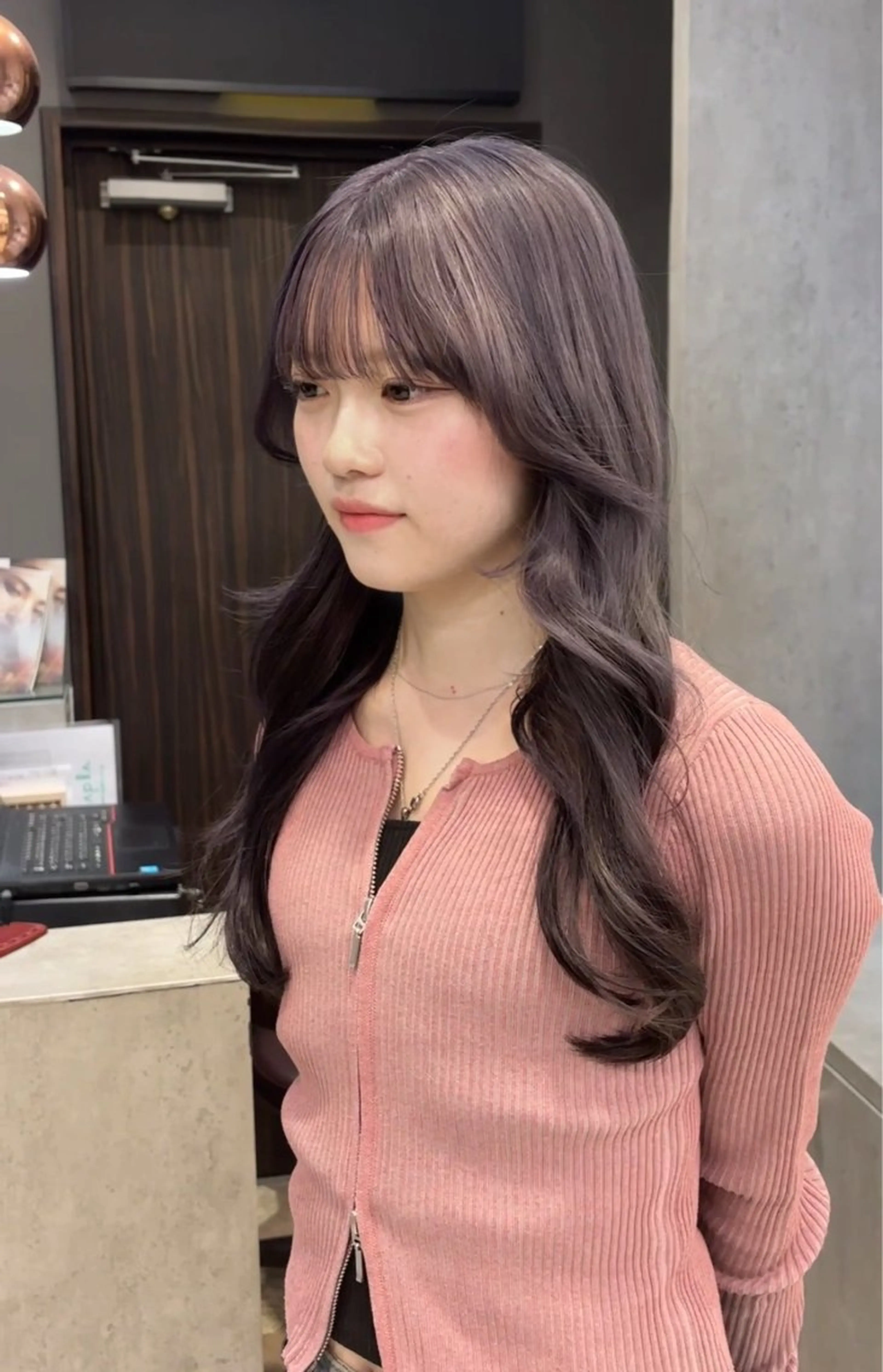 ロング ヘアカラー トリートメント 韓国ヘア/ブリーチ無 しWカラー/オリーブのヘアスタイル