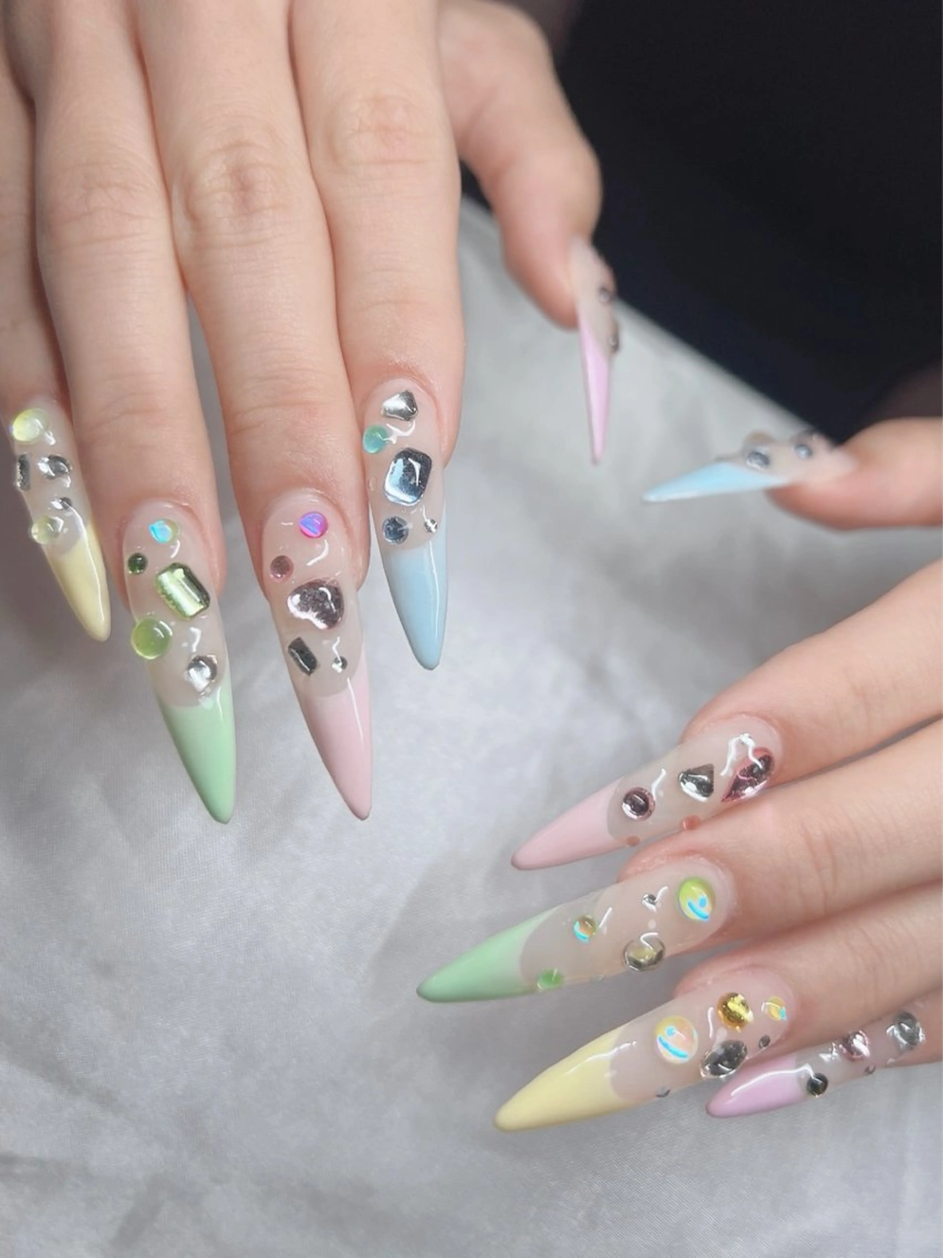 ネイル 長さ出し グラデーション キラキラネイル マグネットネイル ニュアンスネイル ハンドネイル Lee Nails チップ長さだし専門店のネイルデザイン