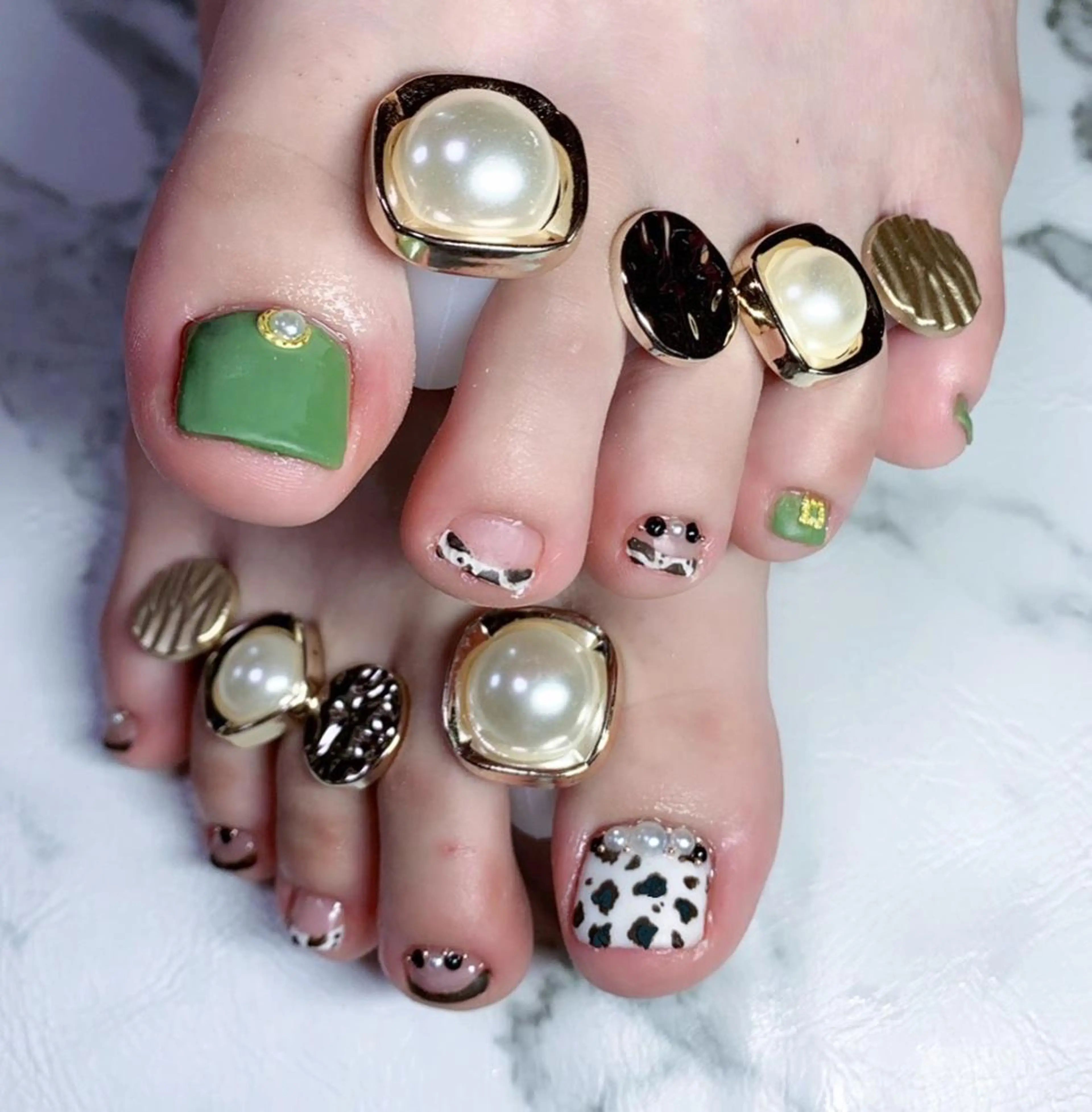 ネイル アニマル柄 アートネイル フットネイル マットネイル ニュアンスネイル x.1.0.nail ♡Cのネイルデザイン