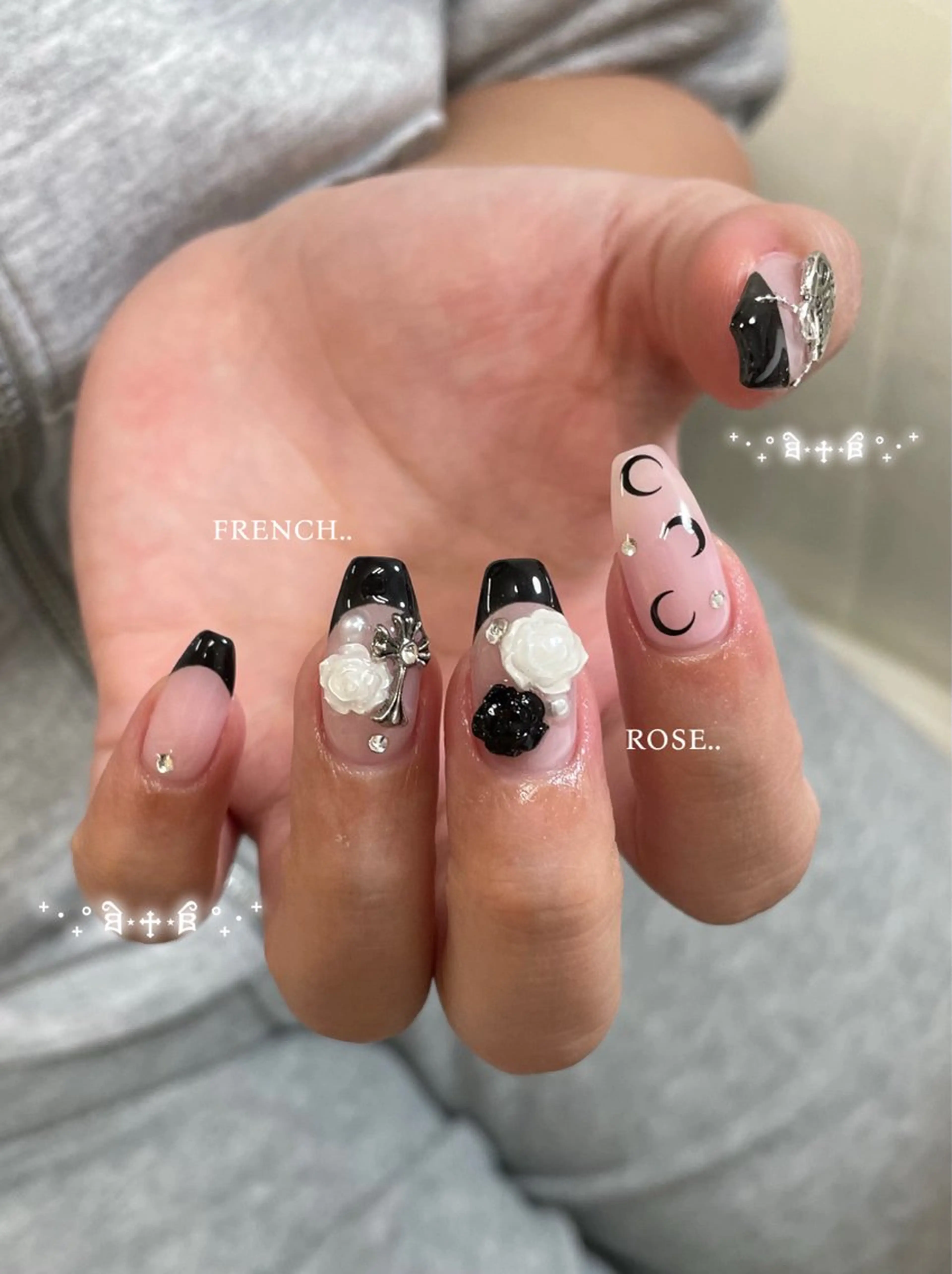 ネイル ハンドネイル MINAMI໒꒱ Y2K、韓国ガーリーのネイルデザイン