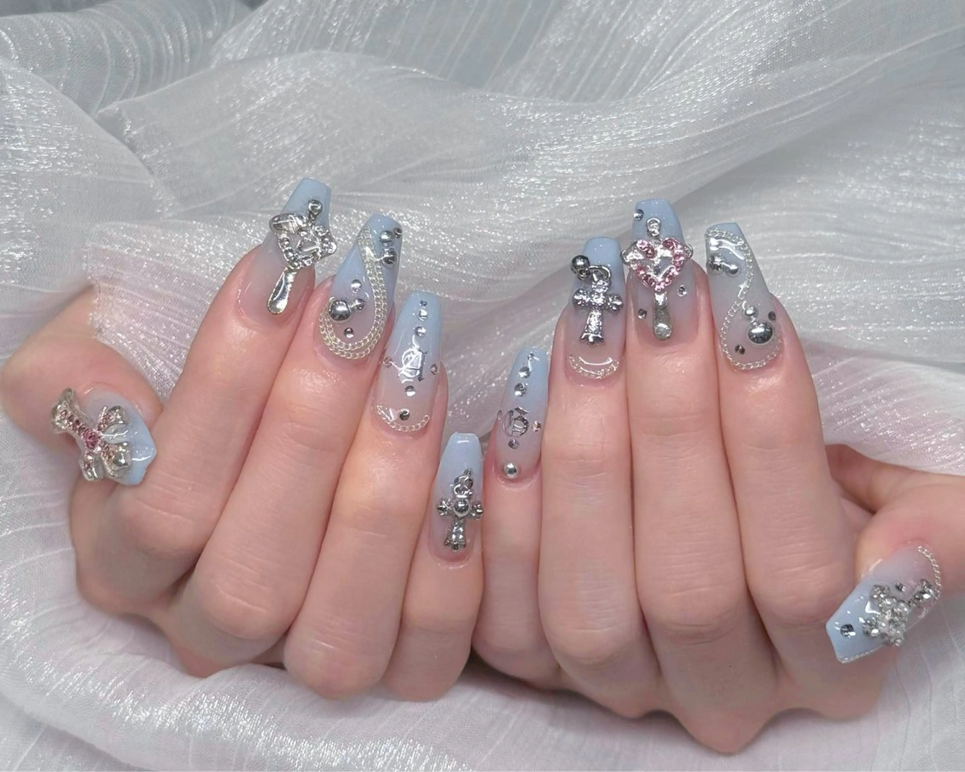 ネイル チークネイル フレンチネイル 韓国ネイル マグネットネイル ミラーネイル ハンドネイル MOCHI 新大久保のネイルデザイン