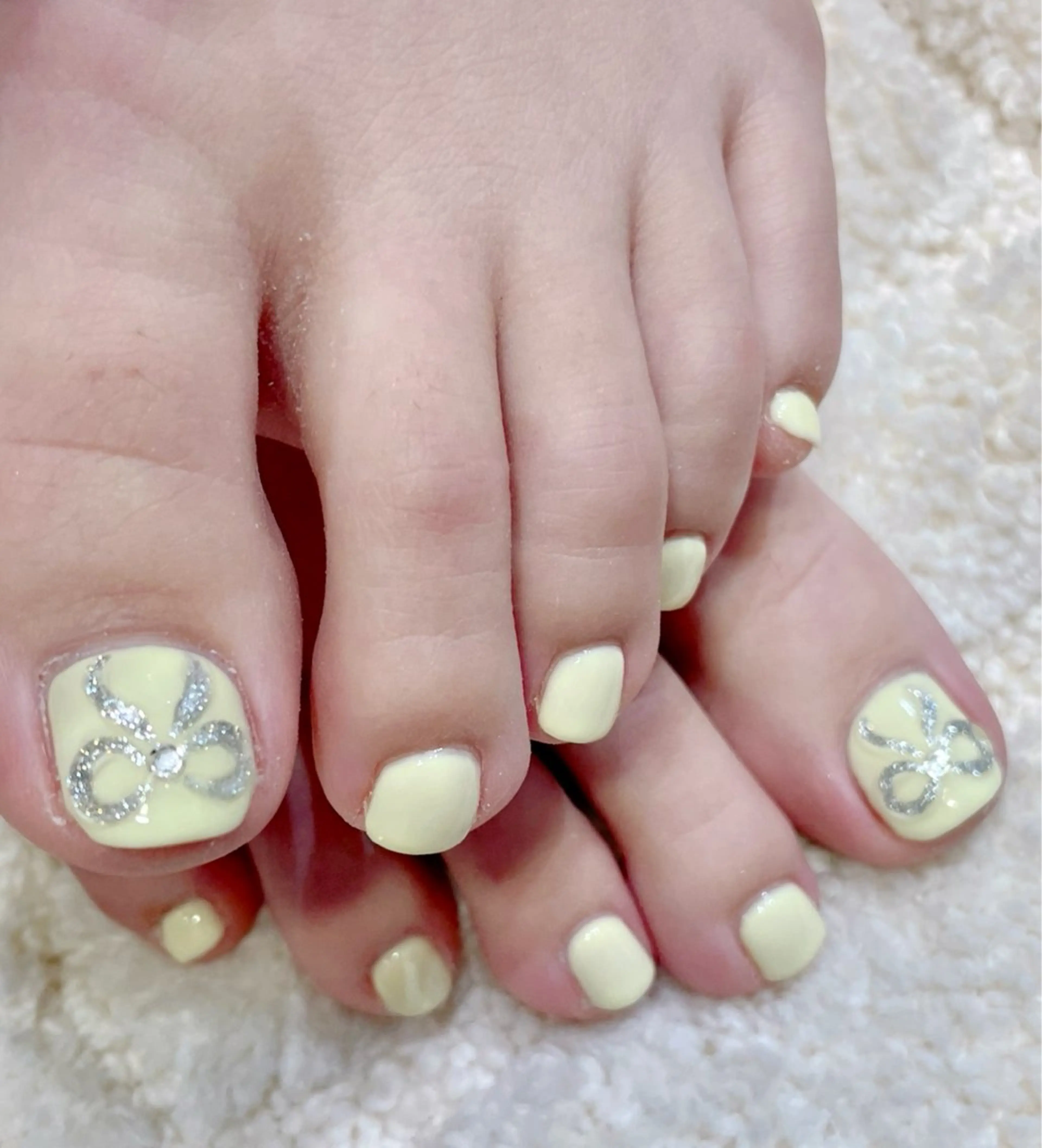 ネイル 黄色 ハンドネイル 🐾佐藤 りえ🐾のネイルデザイン