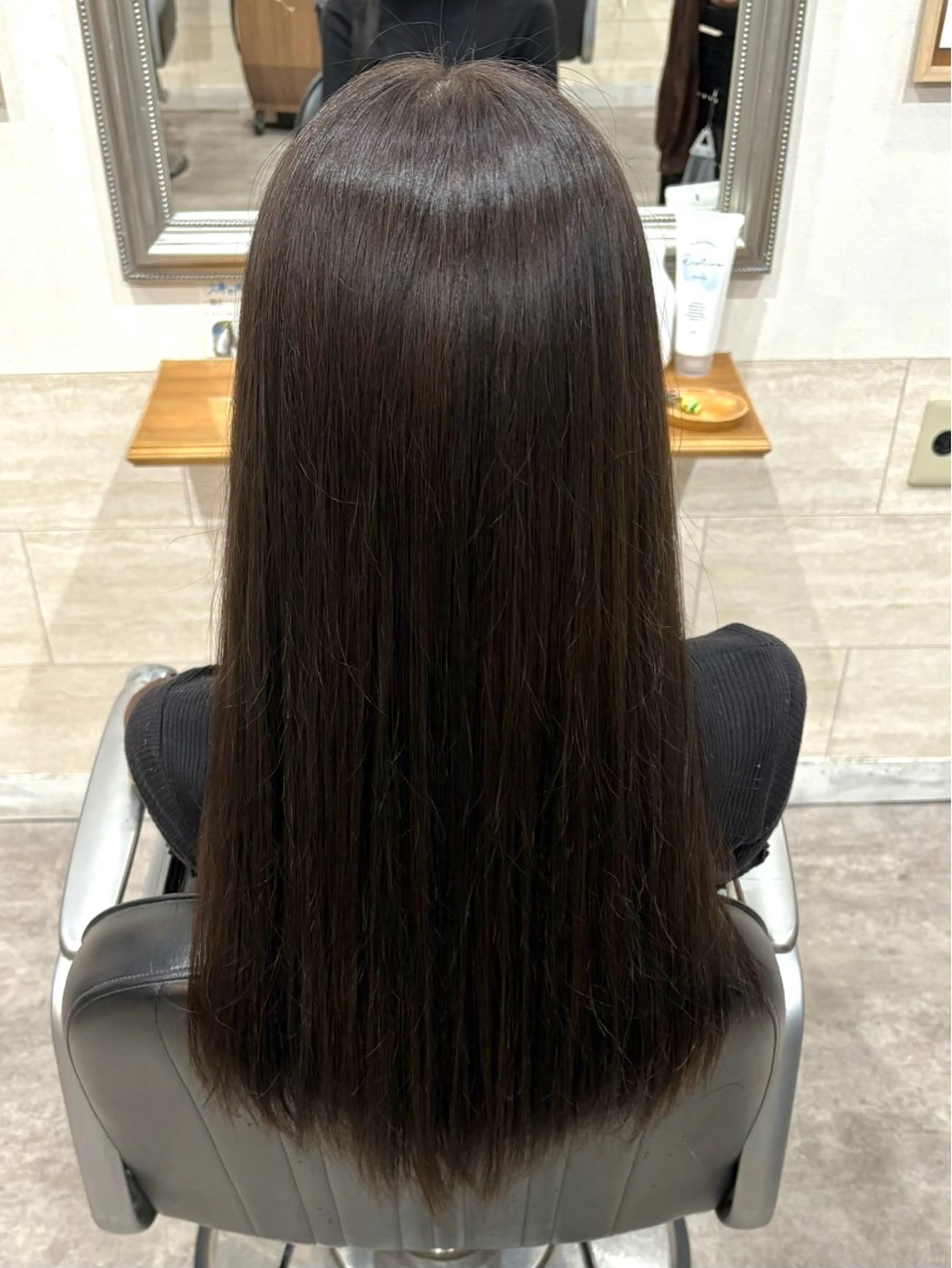 ロング カラー 堀川 希歩のヘアスタイル