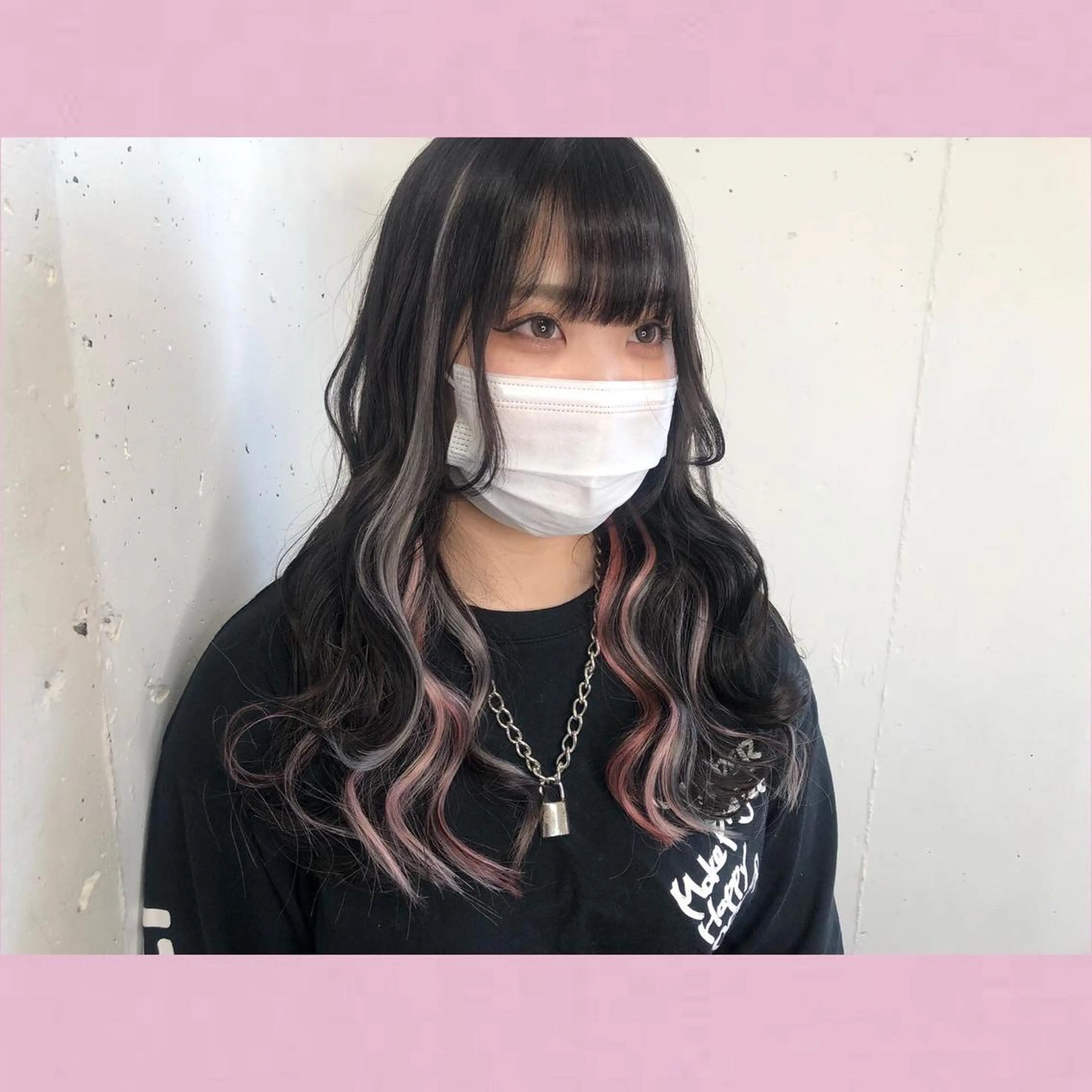 ミディアム カラー ヘアアレンジ 編み込みエクステ シールエクステ ベージュカラー イヤリングカラー インナーカラー カット エクステ ヘアセット 八巻 晴香のヘアスタイル