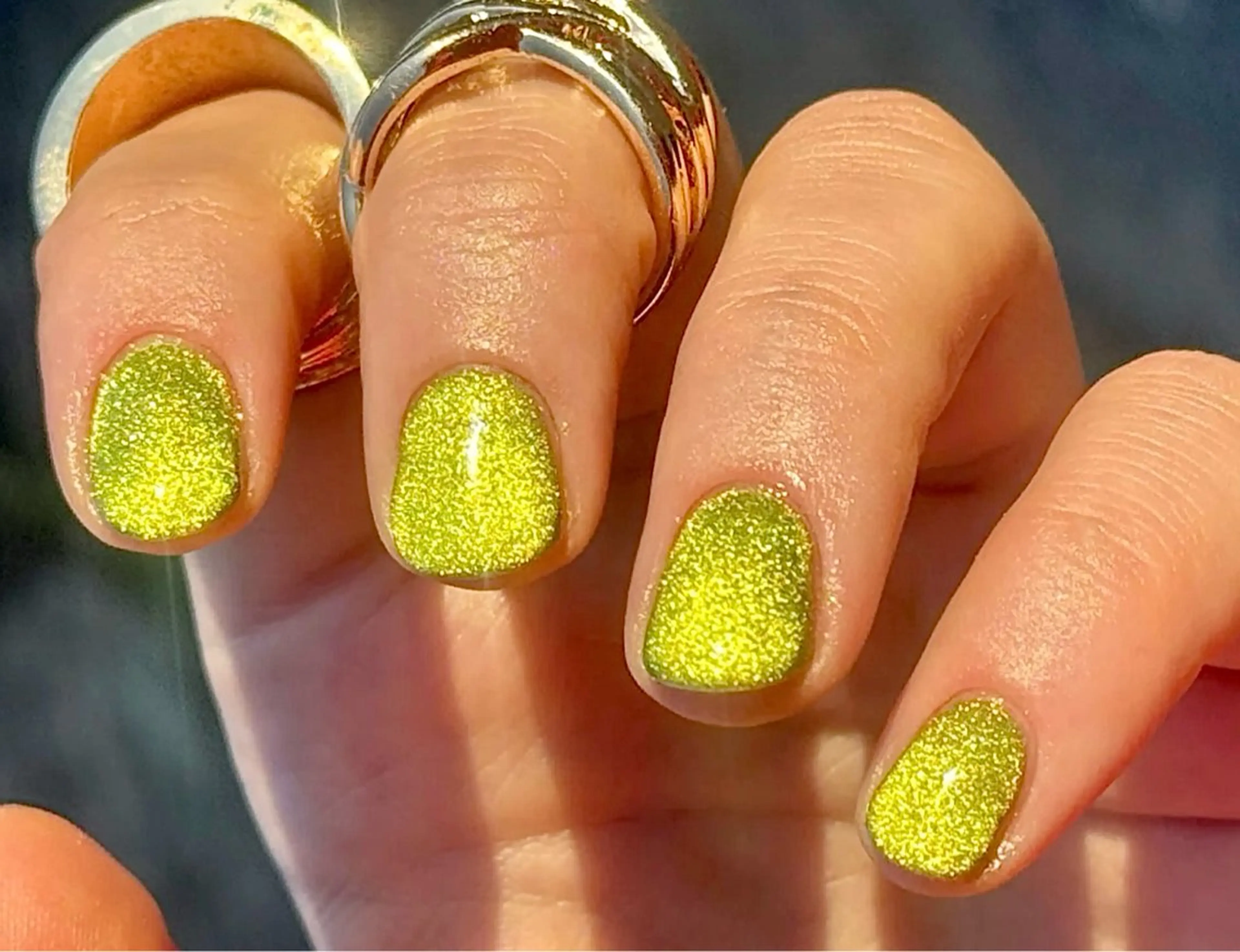 【初回オフ無 料】大人気マグネット・フラッシュネイル ￥6,900の写真