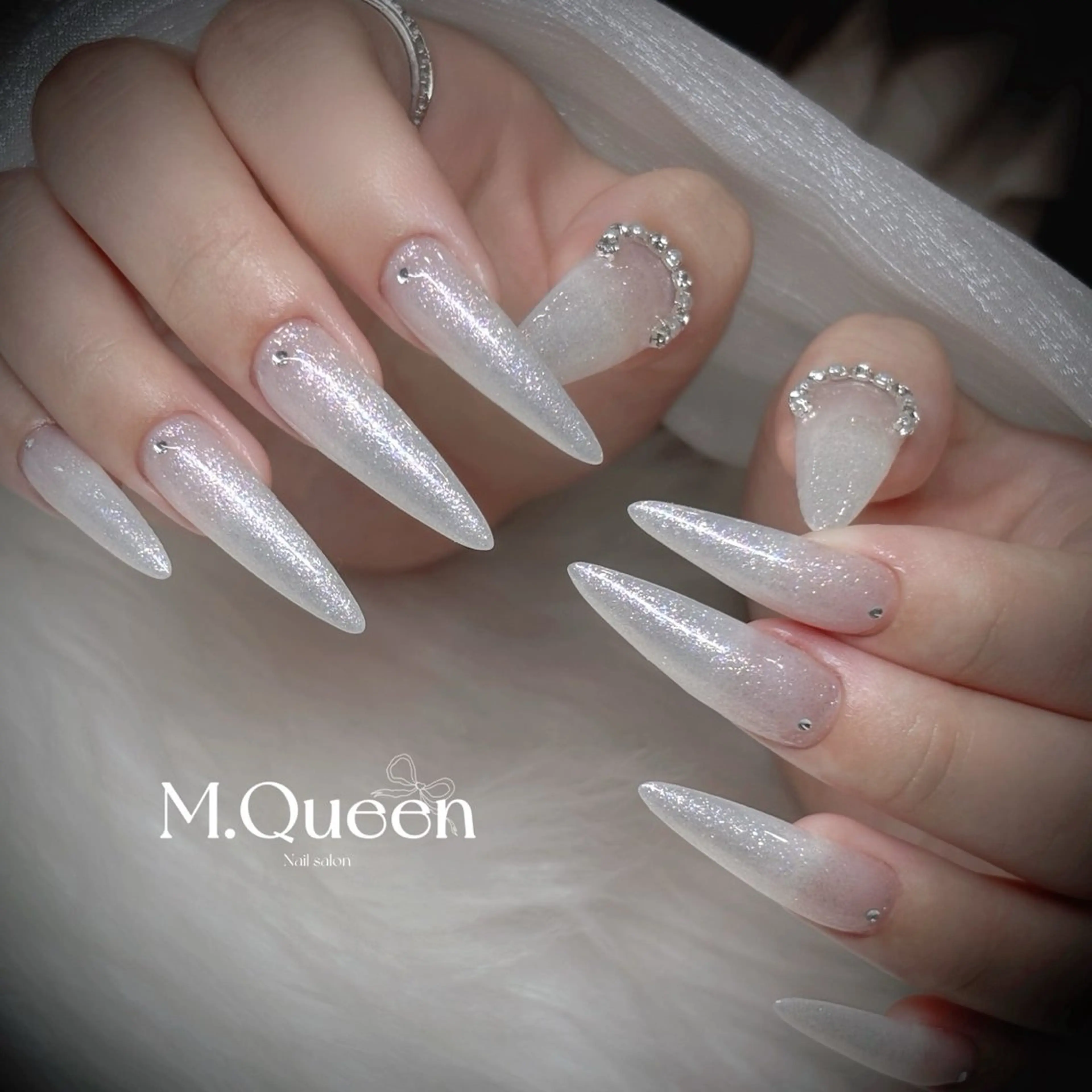 ネイル MQueen ネイルサロンマルのネイルデザイン