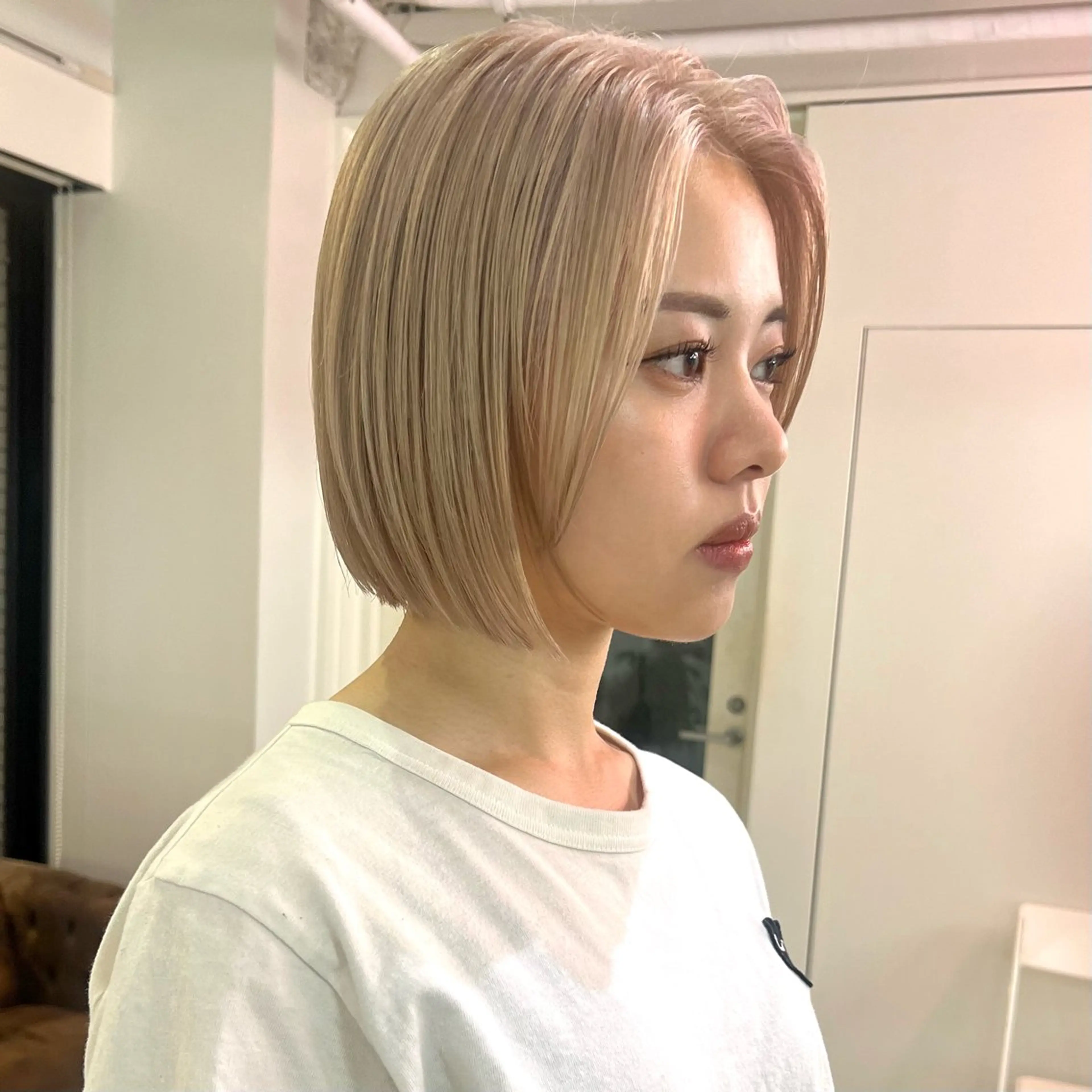 ショート カラー パーマ ヘアアレンジ メンズ ヘアカラー 🧨ブリーチー×ボブ レイヤー💎じゅえるのヘアスタイル