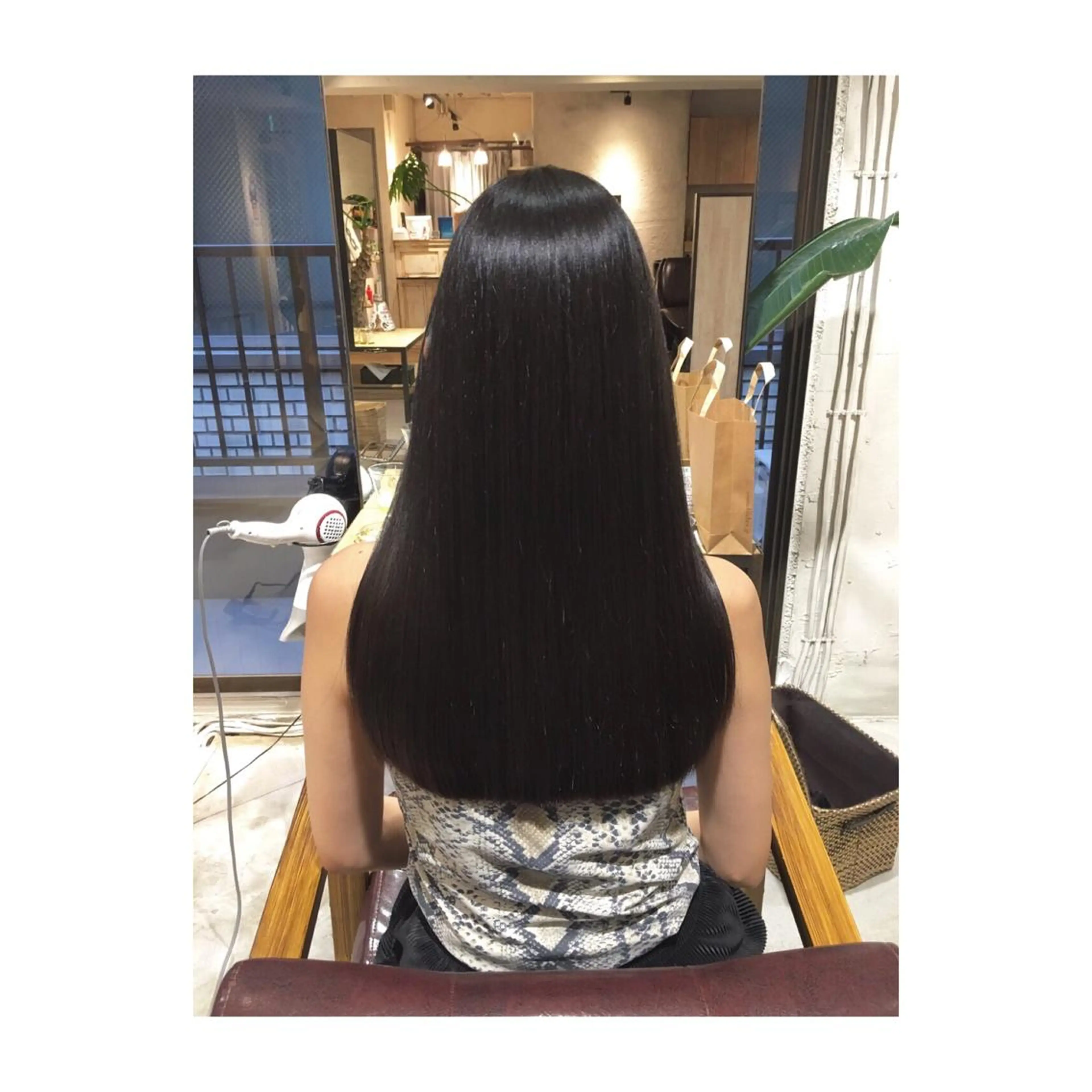 セミロング ロング カラー パーマ ロング アオガミ （前髪顔周りカット）のヘアスタイル