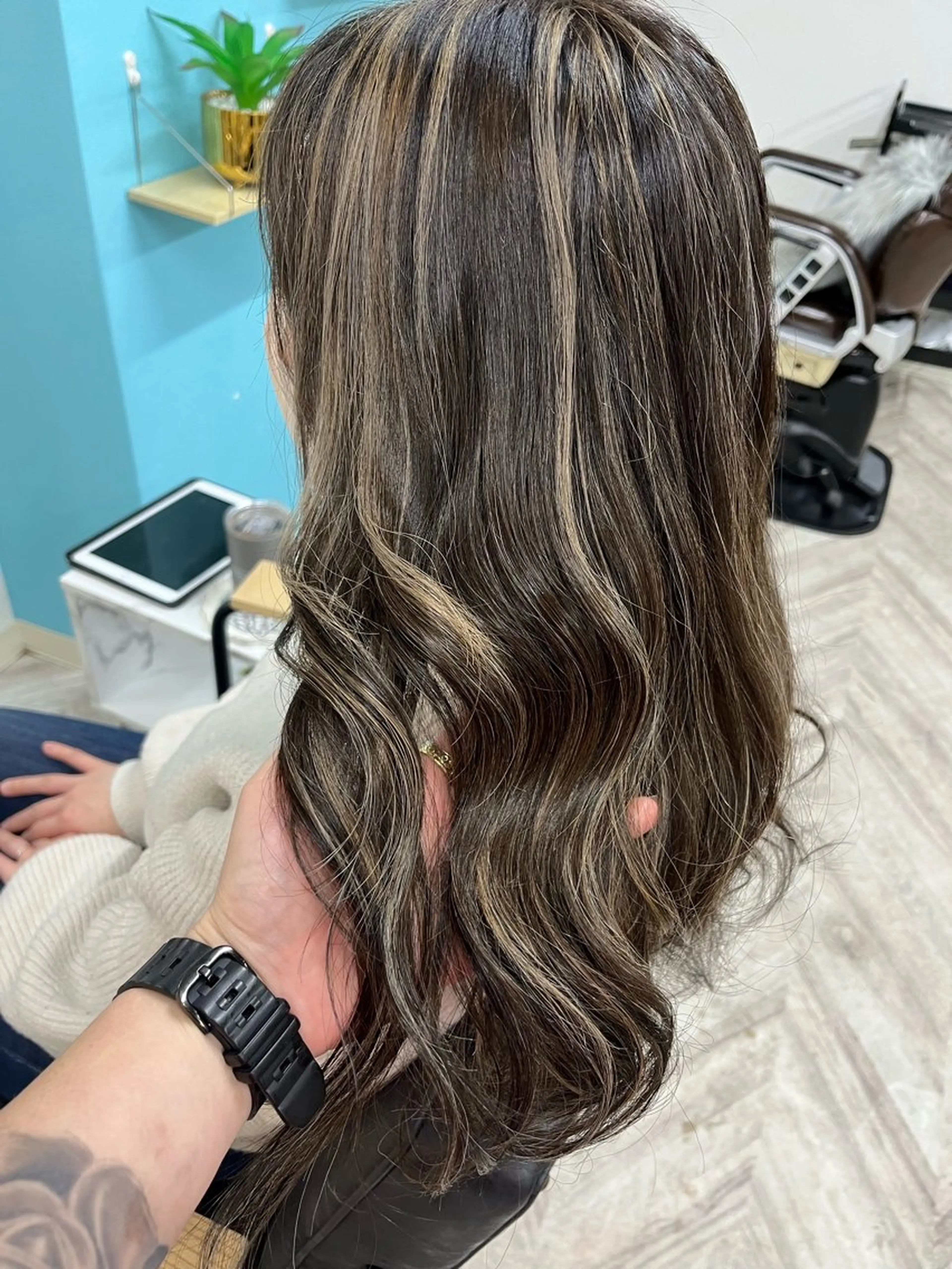 ロング カラー ハイライトカラー ハイライト YU MAのヘアスタイル