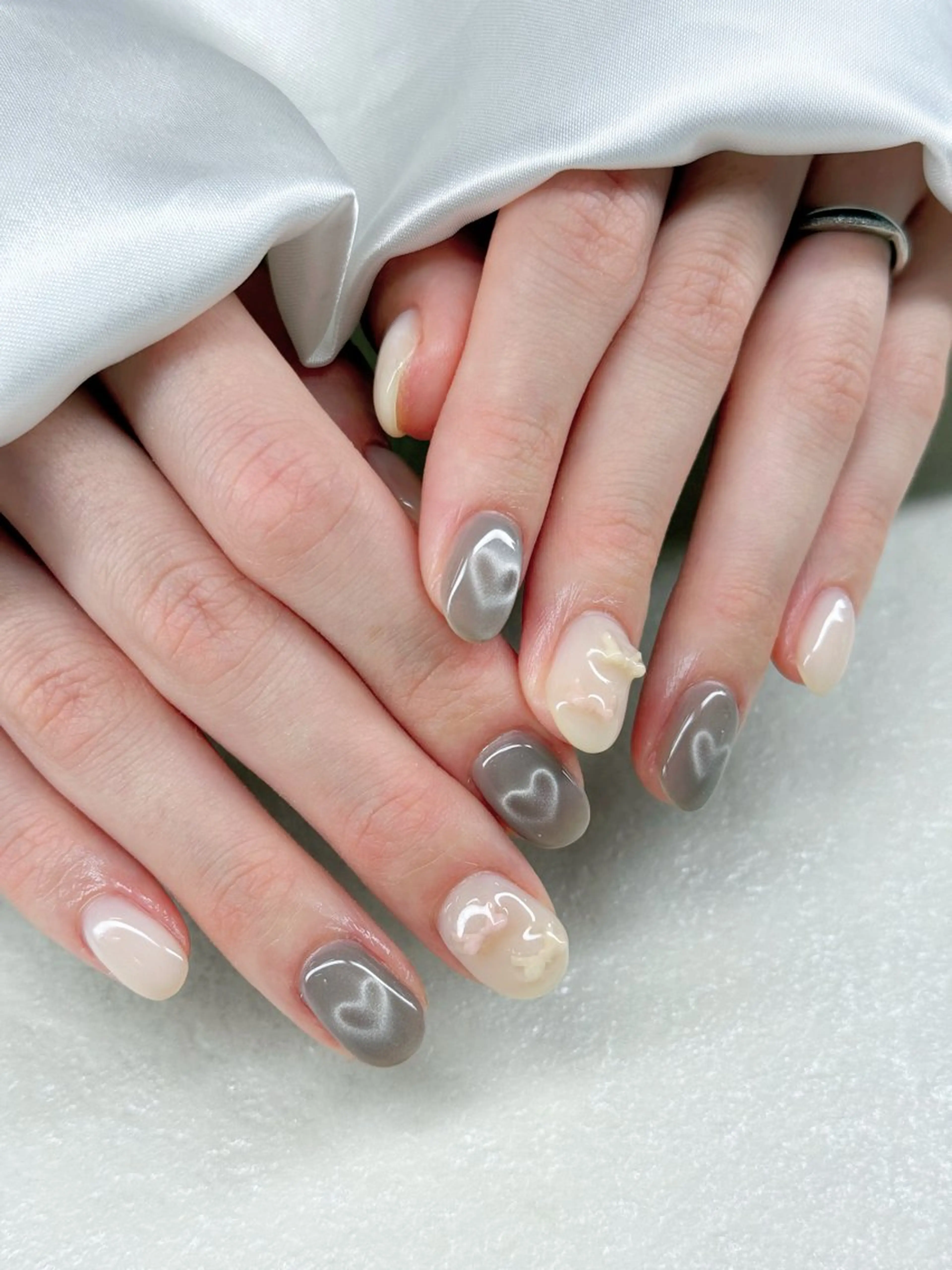 ネイル ハート マグネットネイル バレンタイン ハンドネイル Agate miku🎀‧₊のネイルデザイン