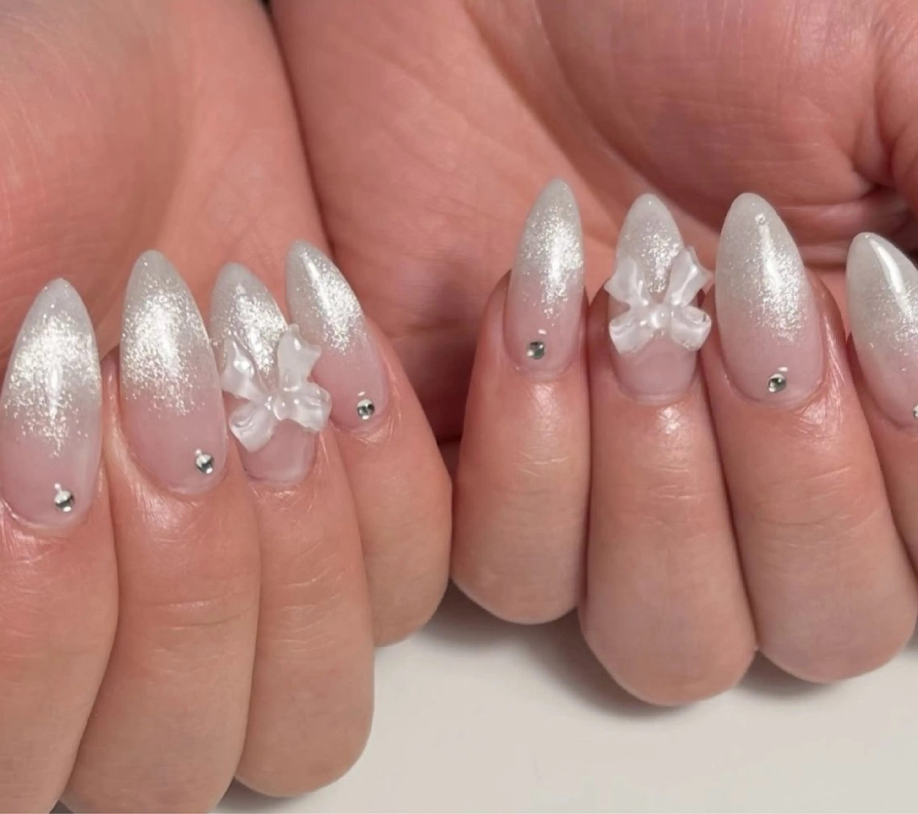 ネイル オーロラネイル ブルー チークネイル 長さ出し フットネイル ハンドネイル AMI 新大久保のネイルデザイン