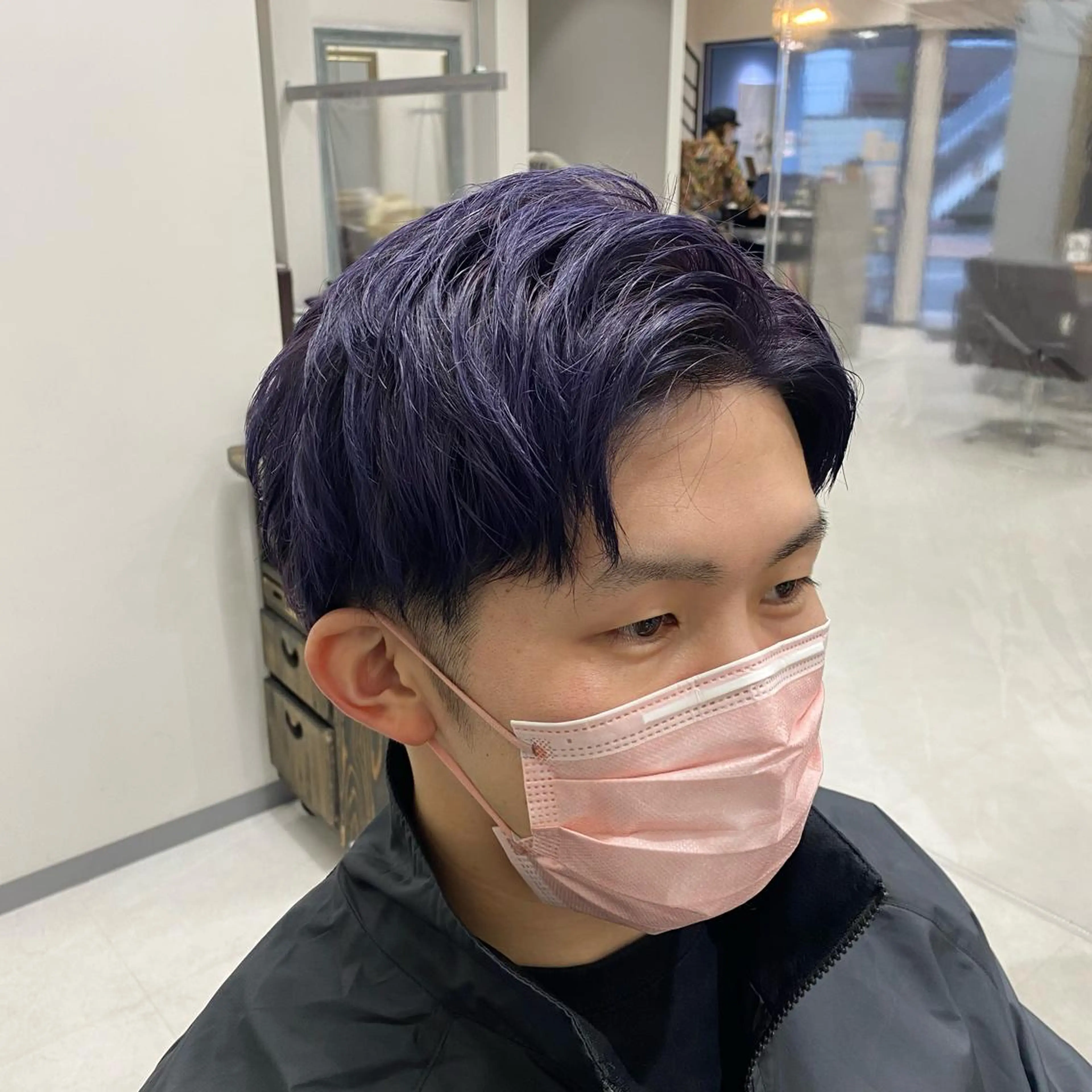 ショート パープルカラー 村山 豪歩のヘアスタイル