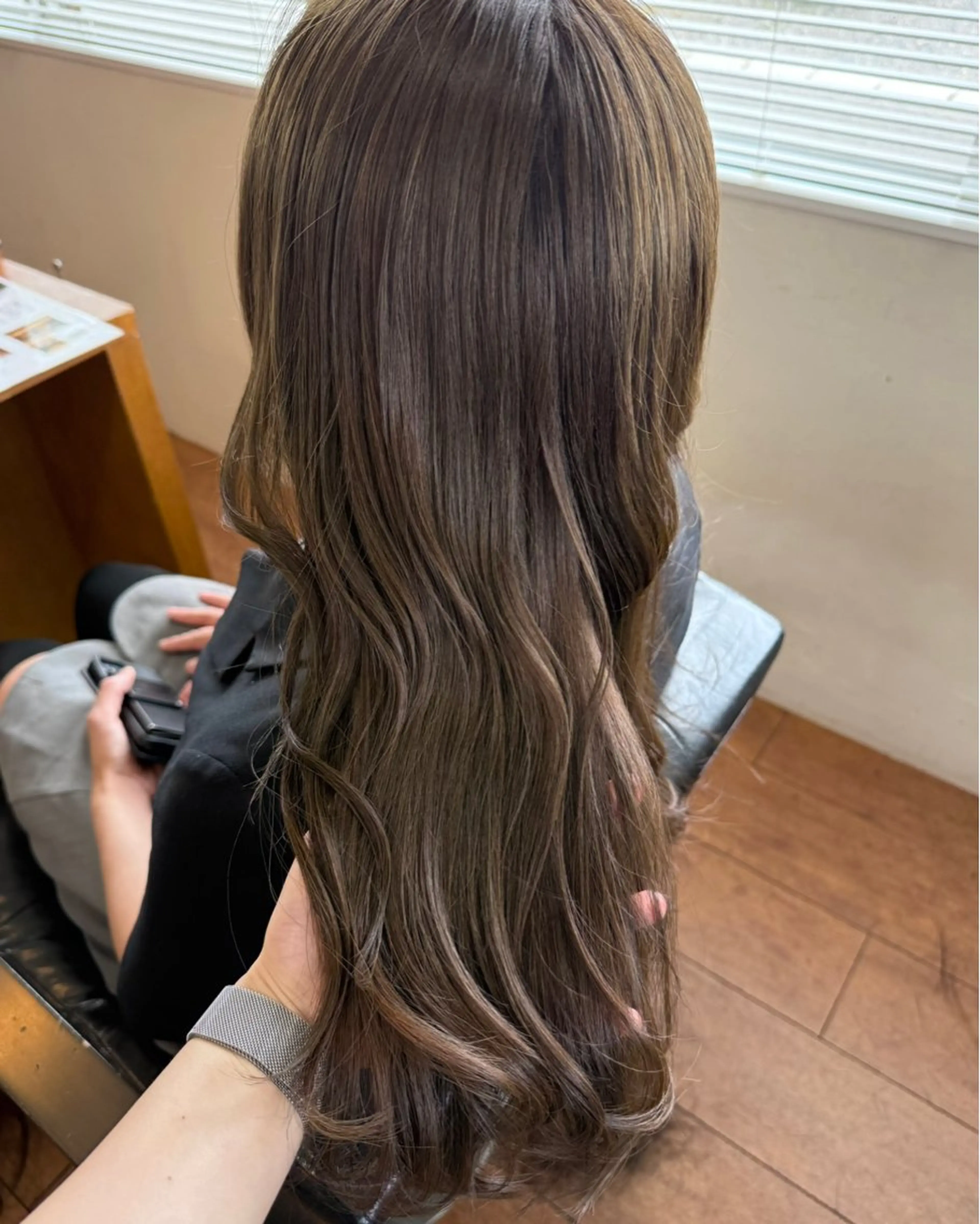 ロング カラー カット ヘアカラー neneka レイヤー／パーマのヘアスタイル