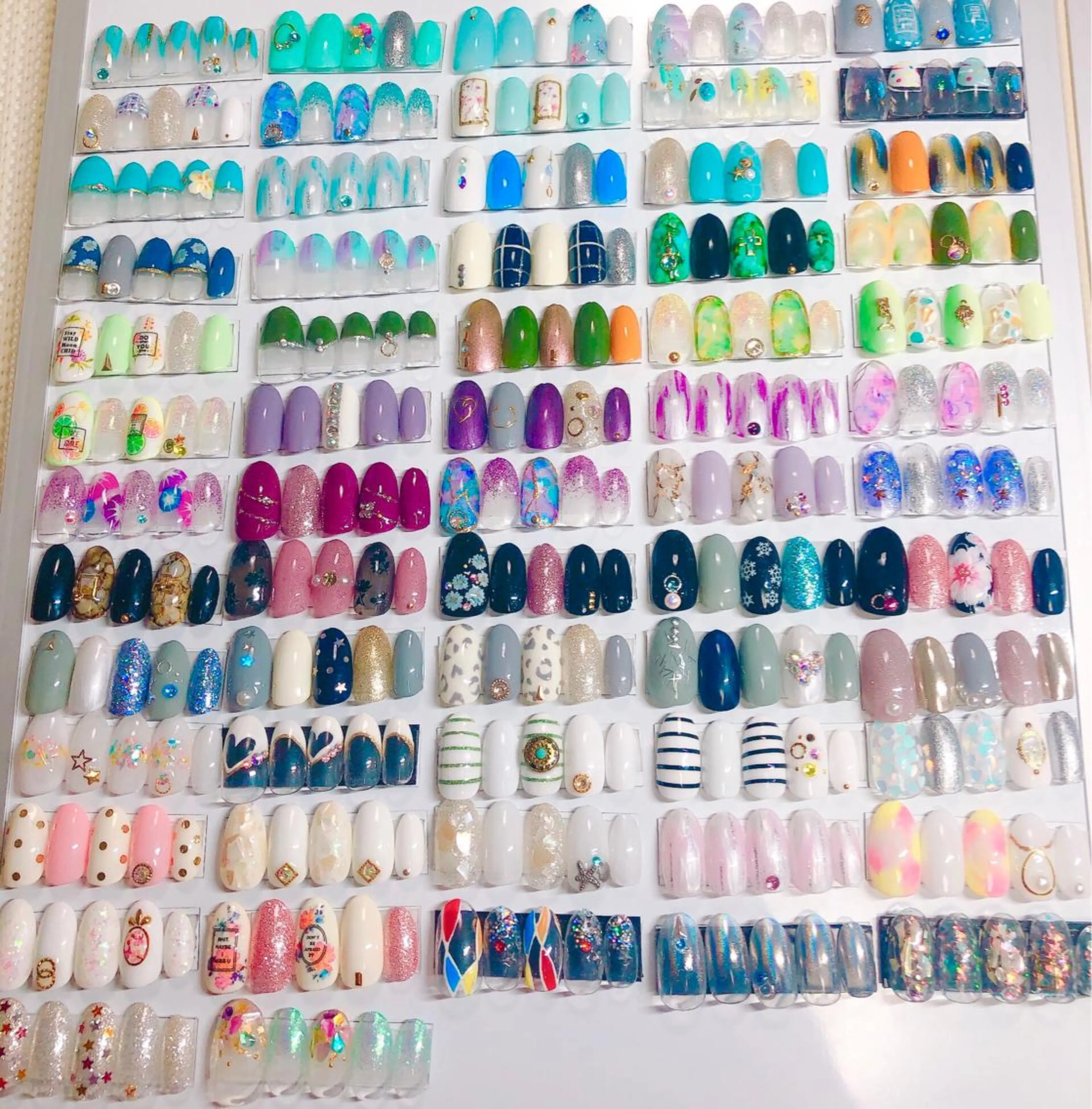 ネイル ハンドネイル CROWN プライベートサロンのネイルデザイン