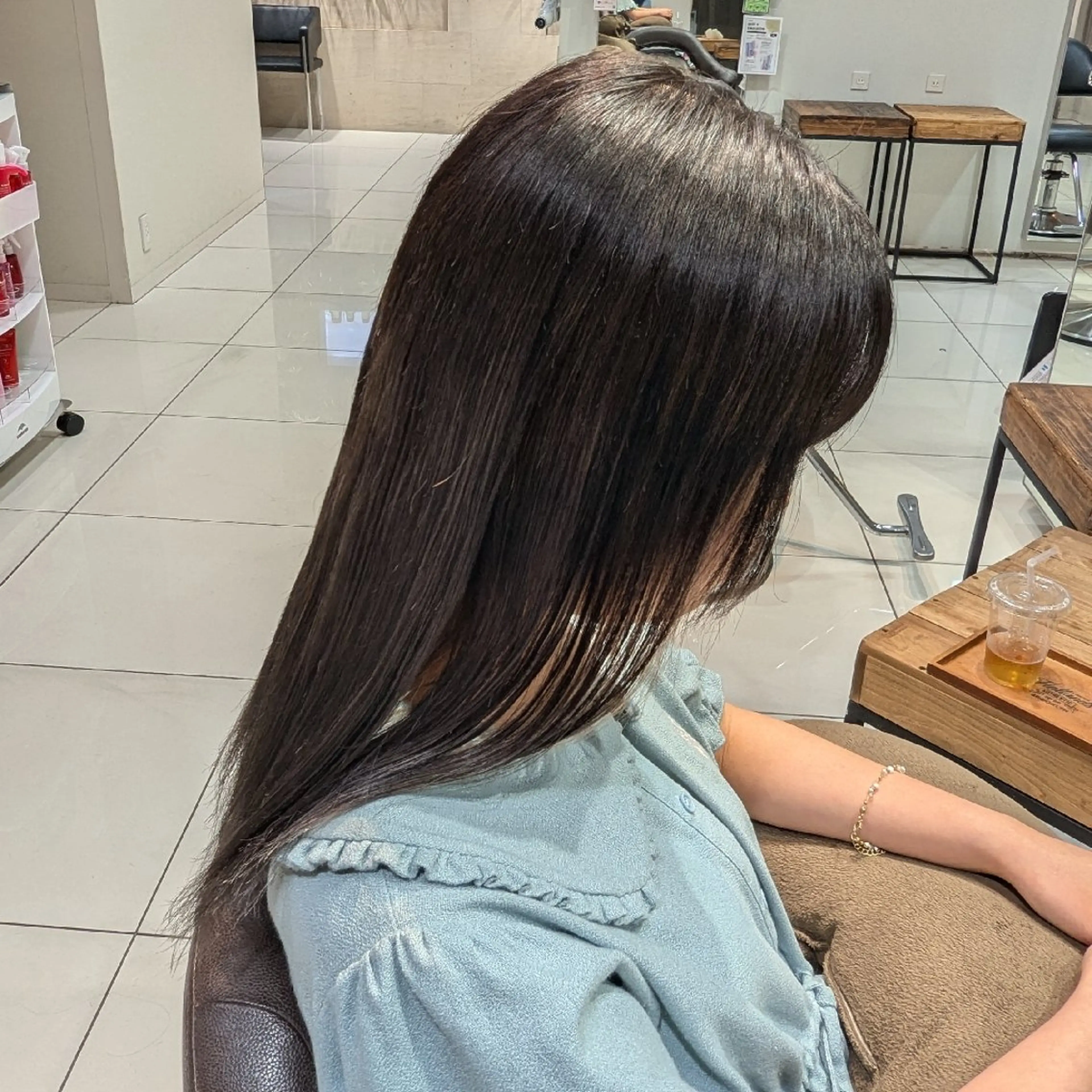 セミロング 縮毛矯正 顔周りカット/お呼ば れヘア/レイヤーのヘアスタイル