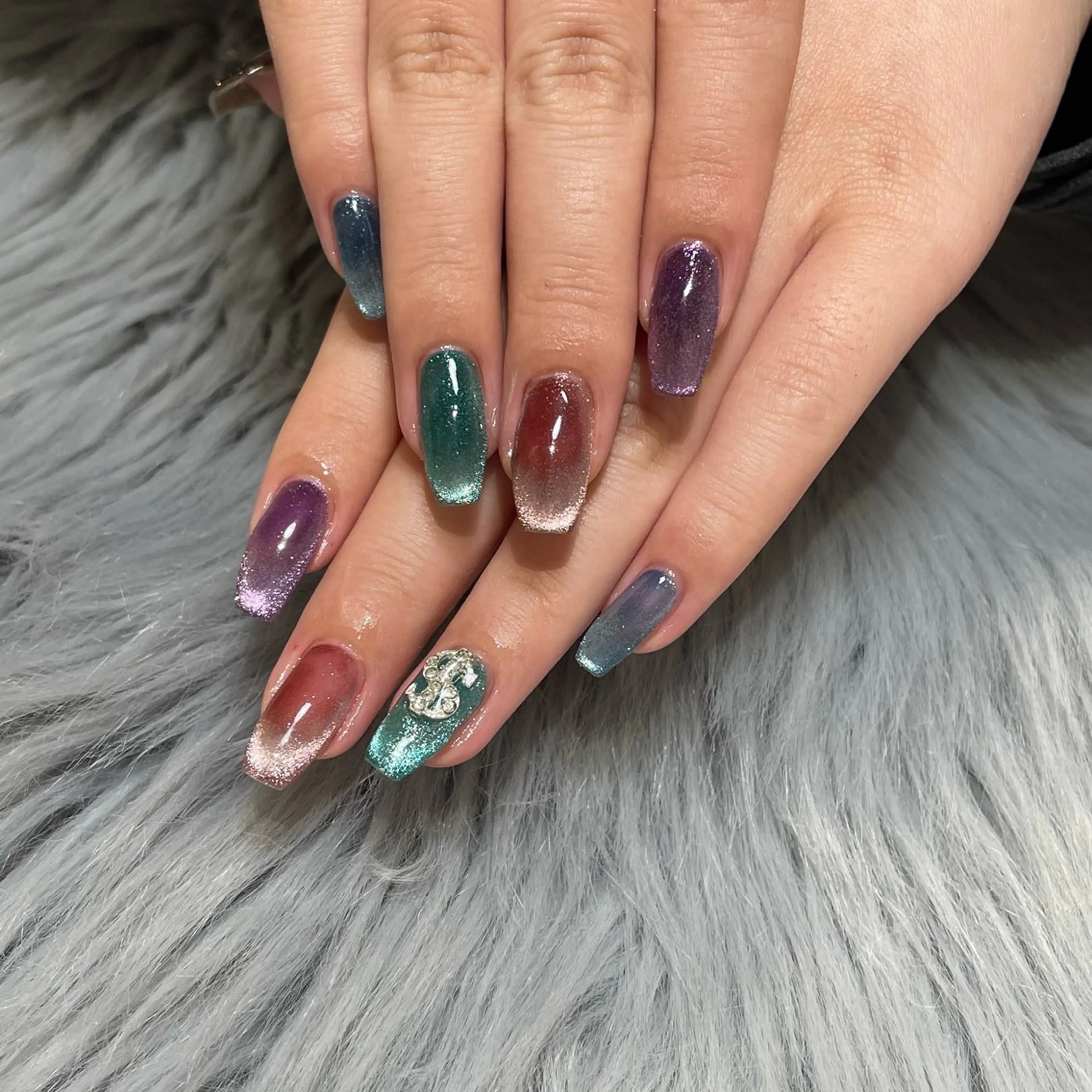 ネイル 長さ出し ラメ(グリッター) RICO NAIL所属・RICO Nail パーツつけ放題🌈のネイルデザイン
