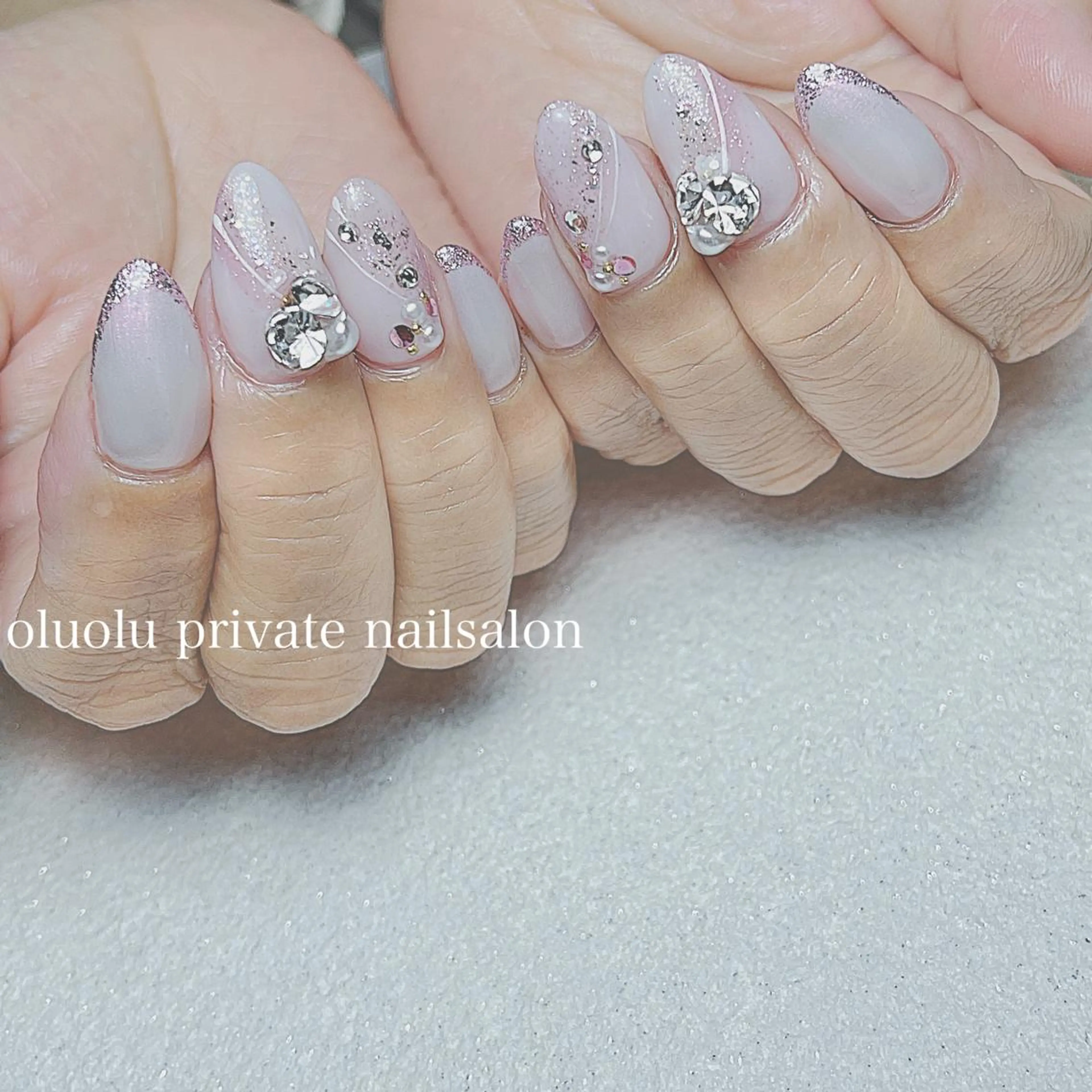 ネイル アートネイル オーロラネイル フットネイル グラデーション ラメ(グリッター) ハンドネイル 大村 紬華のネイルデザイン