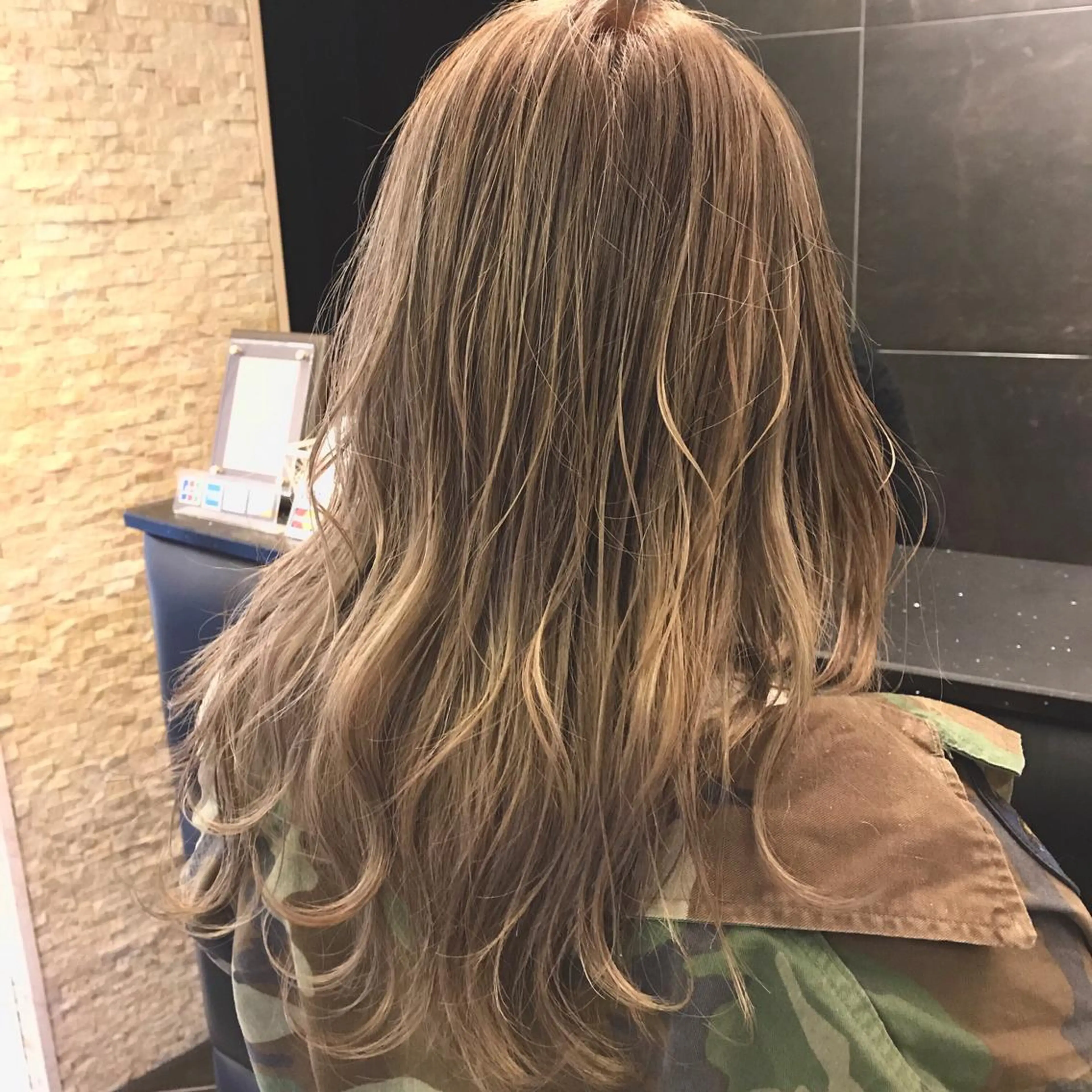 ロング カラー 髪質改善will hairdesignのヘアスタイル