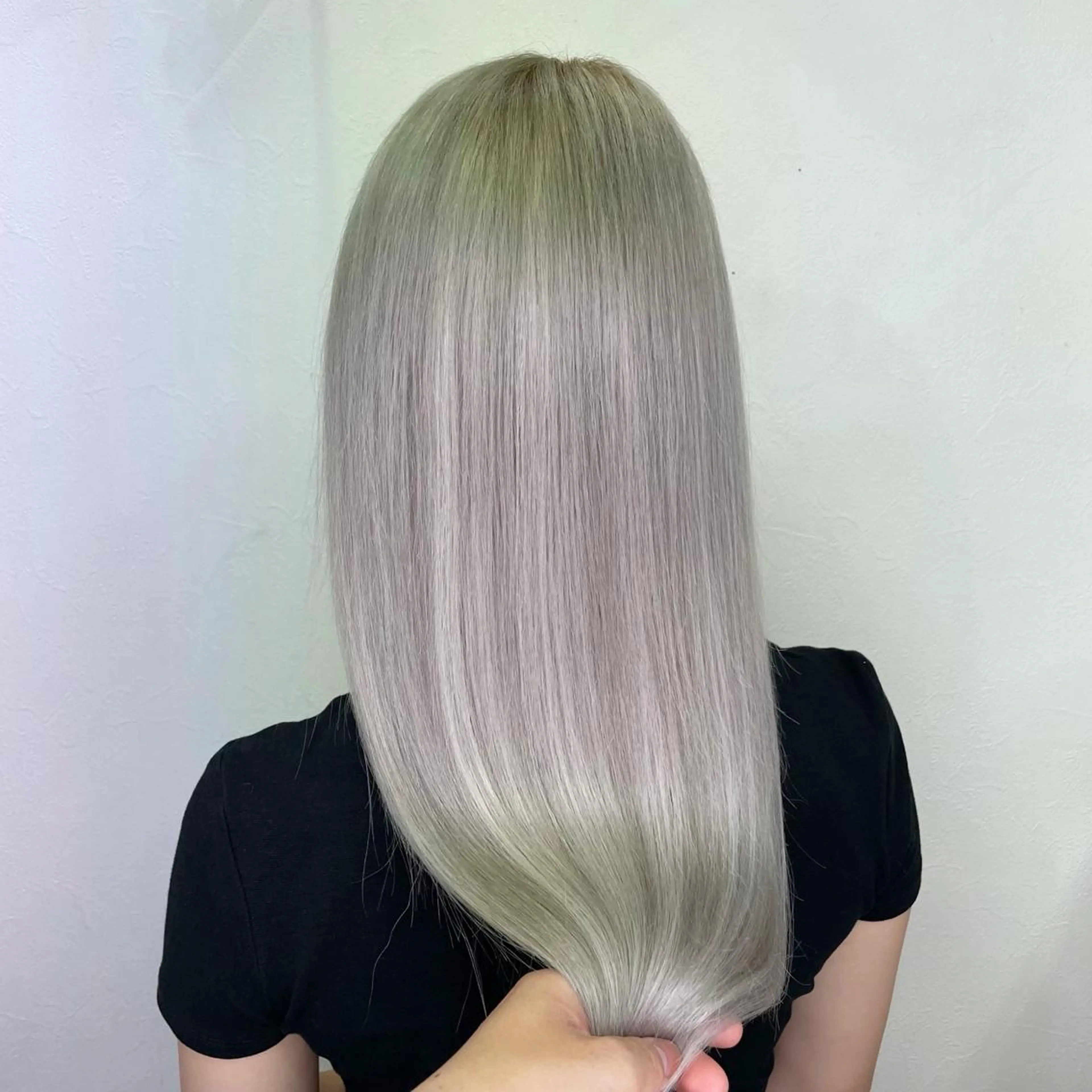 ロング カラー ダブルカラー シルバー エクステ ヘアカラー トリートメント エクステ KEISUKE🐶 カラー✨エクステのヘアスタイル