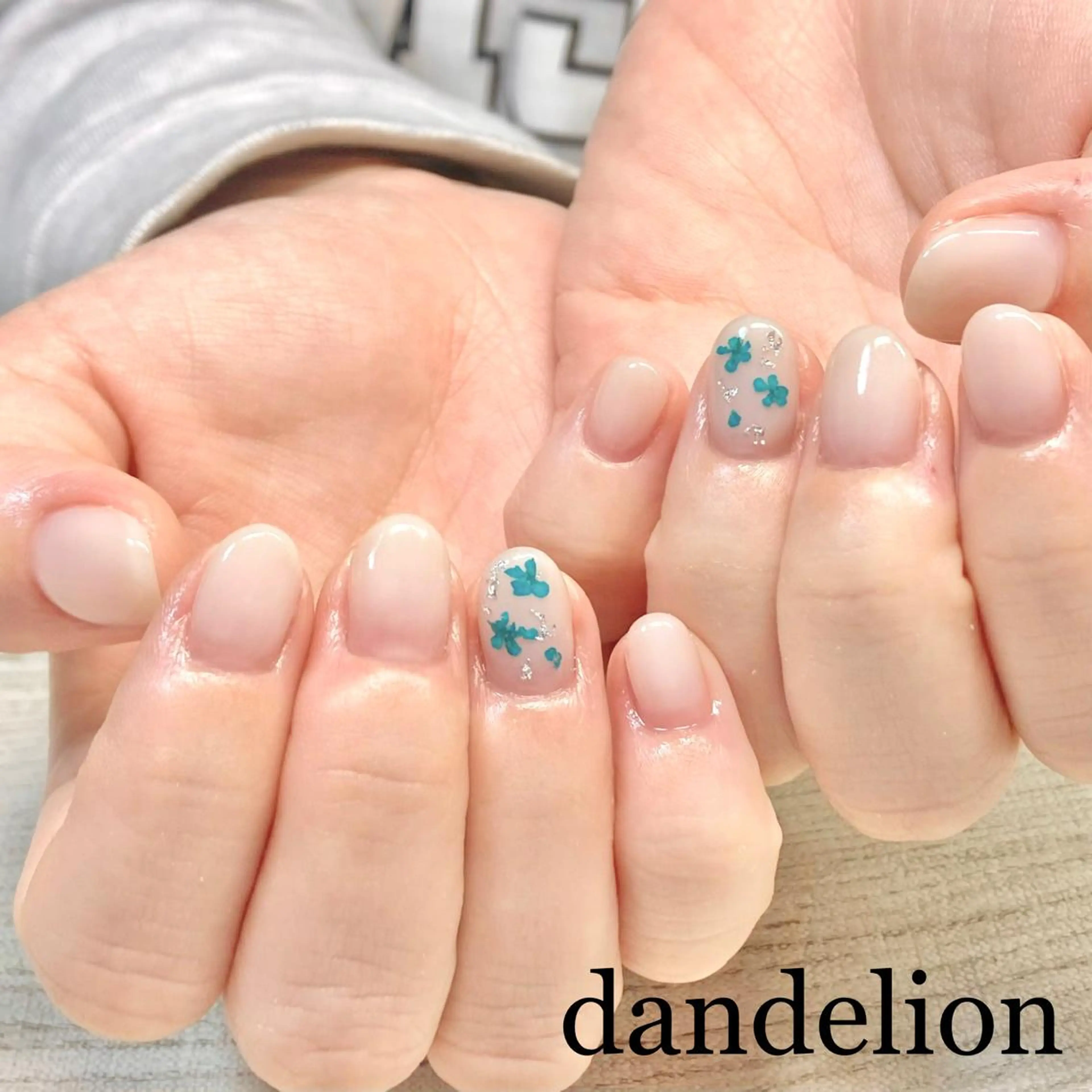 ネイル ハンドネイル ハンドケア dandelion ダンデライオンのネイルデザイン