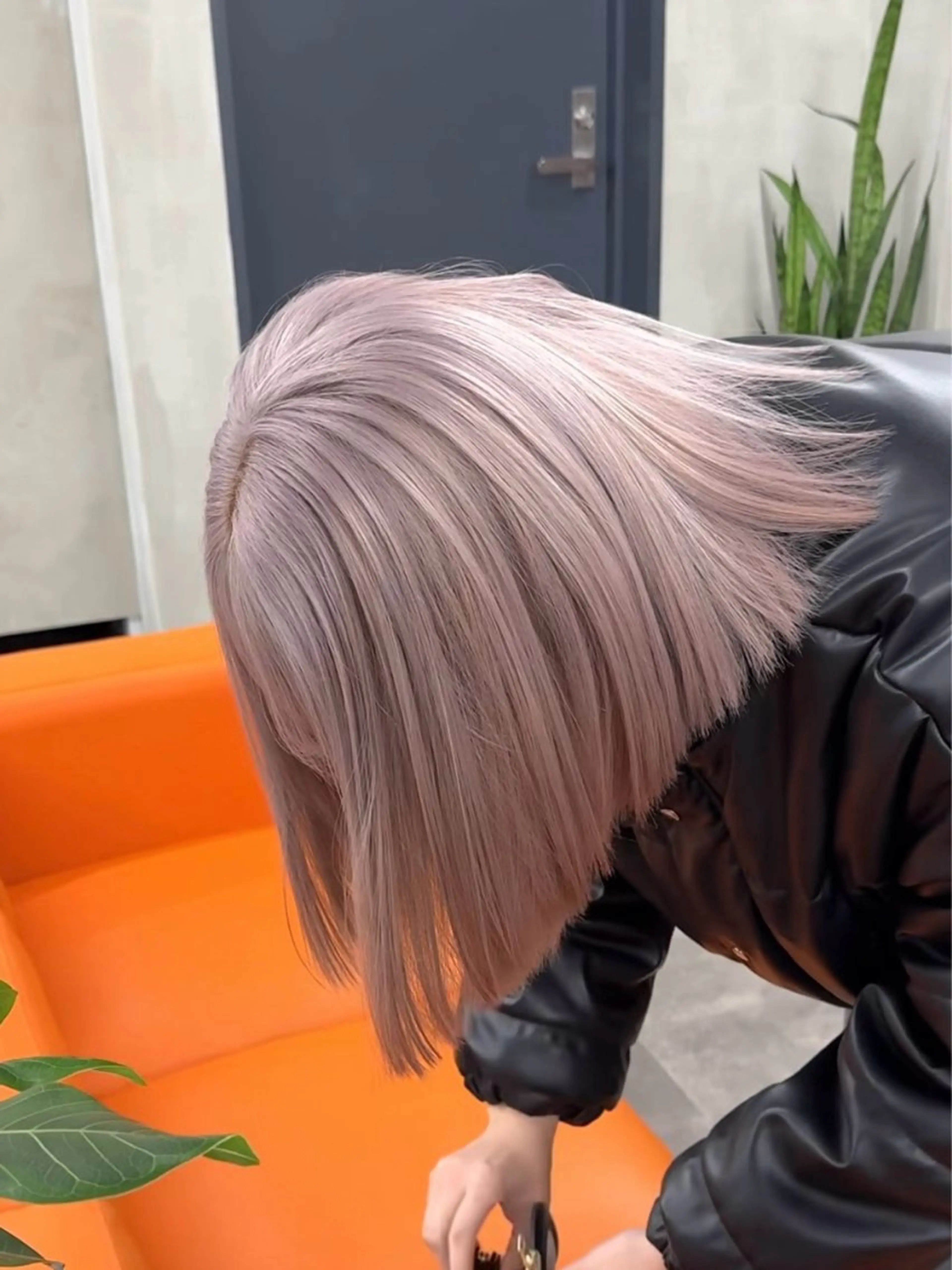 ロング カラー アッシュ ベージュカラー ブリーチ ケアブリーチ ダブルカラー カット ヘアカラー トリートメント ブリーチ　ハイトーン 特化🌈フジタハルキのヘアスタイル